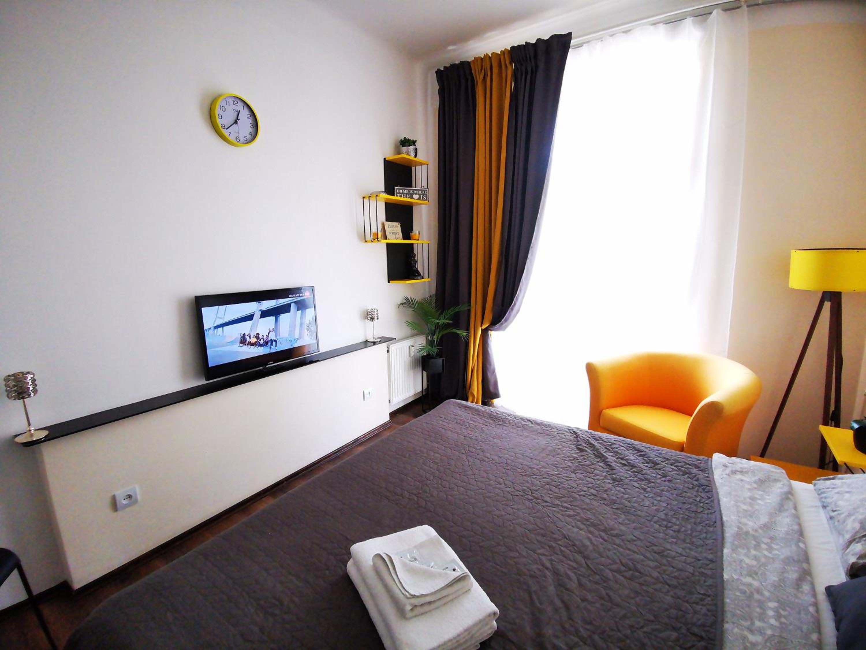 S14 Foto studio with balcony