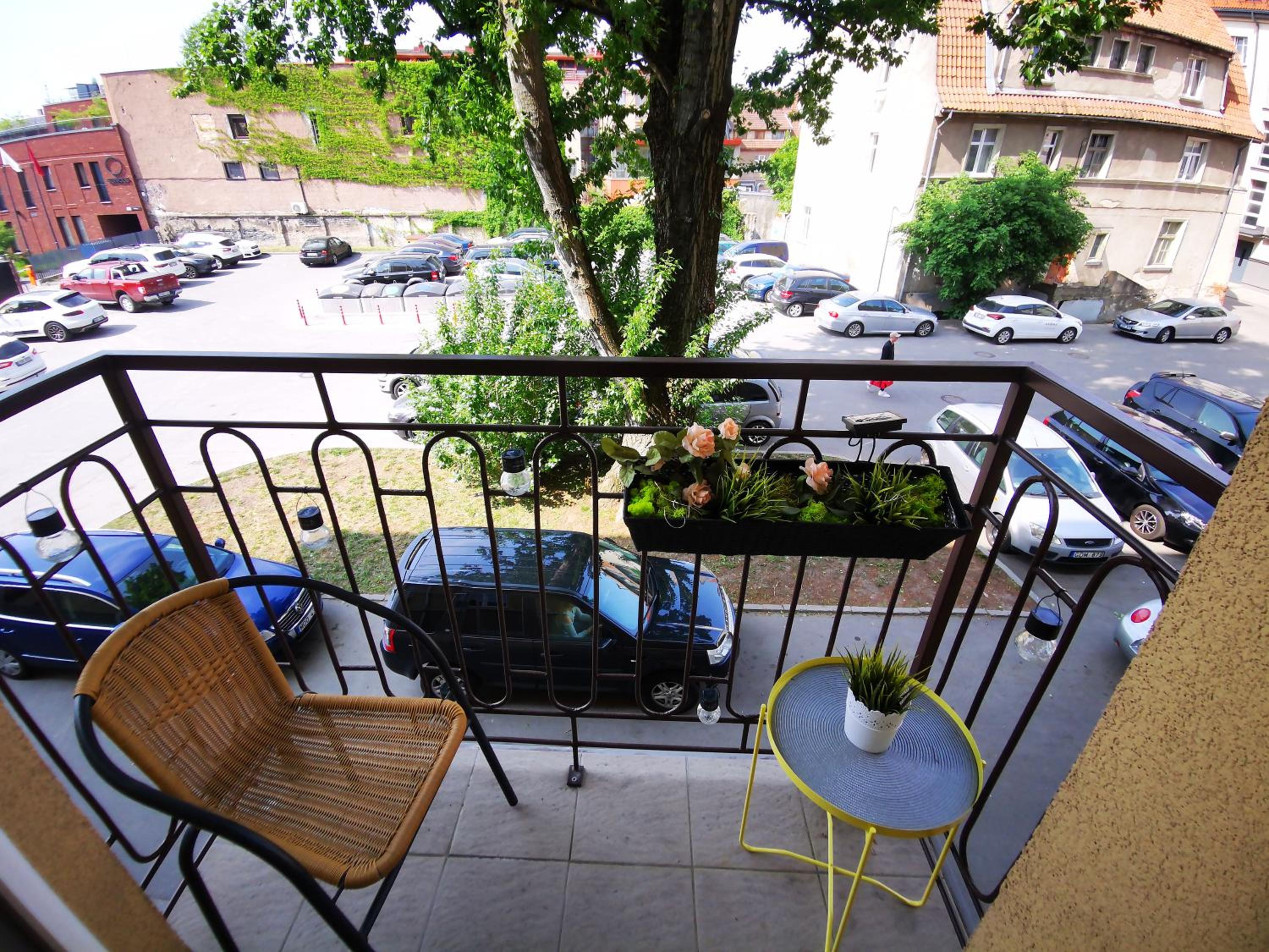 S14 Foto studio with balcony