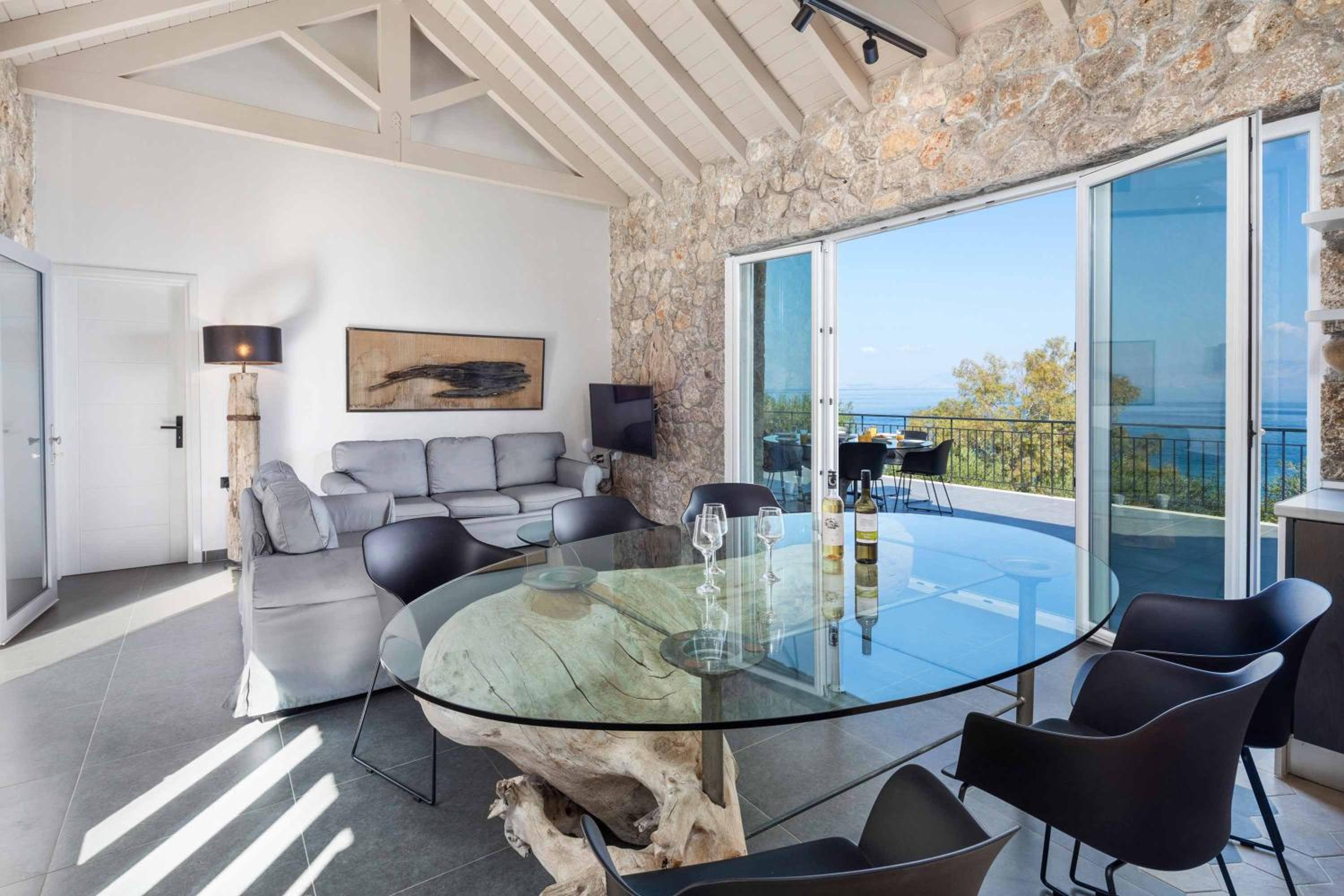 Villa Apanemia Mare