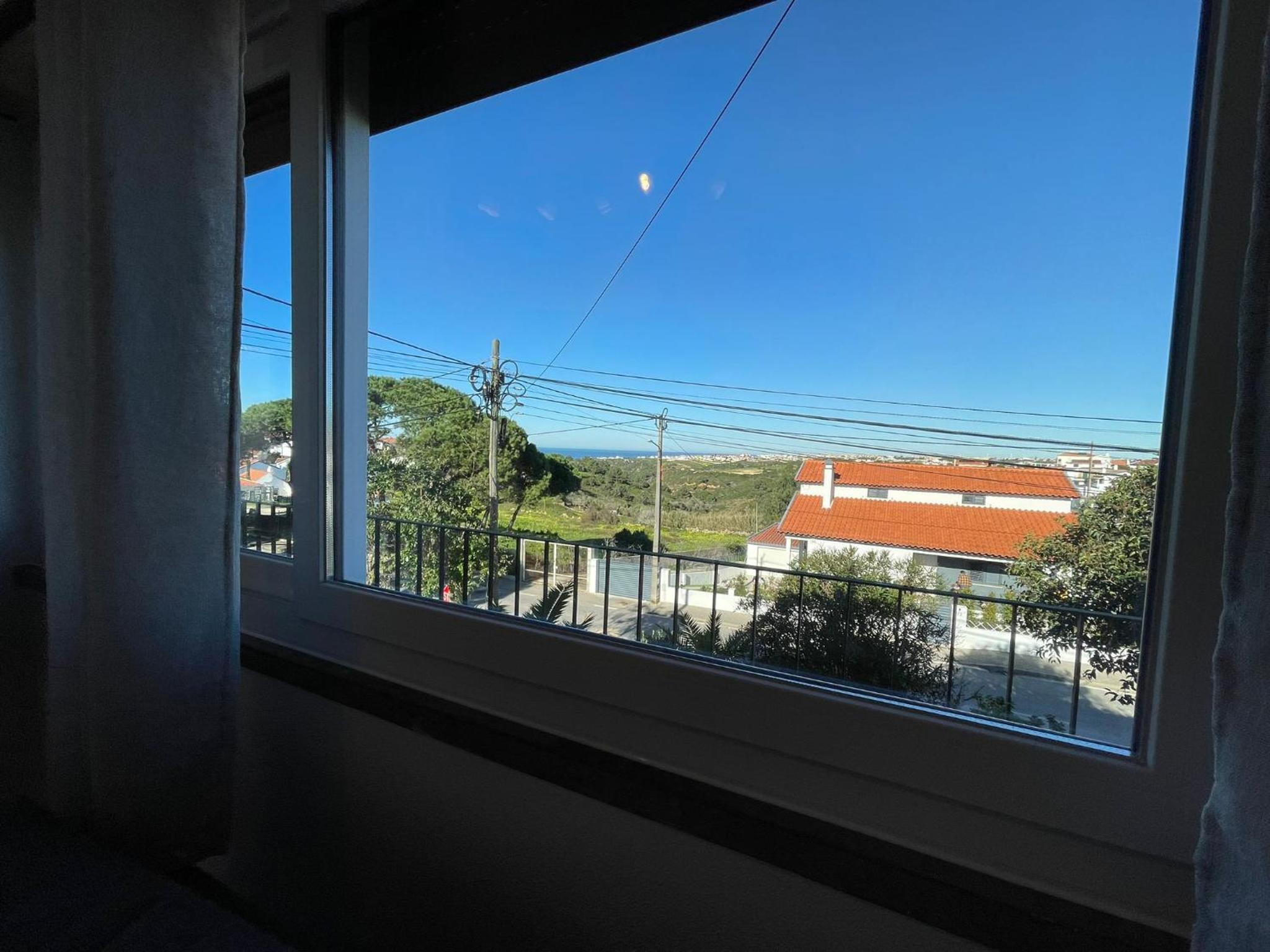 Cantinho da Baleia view 2