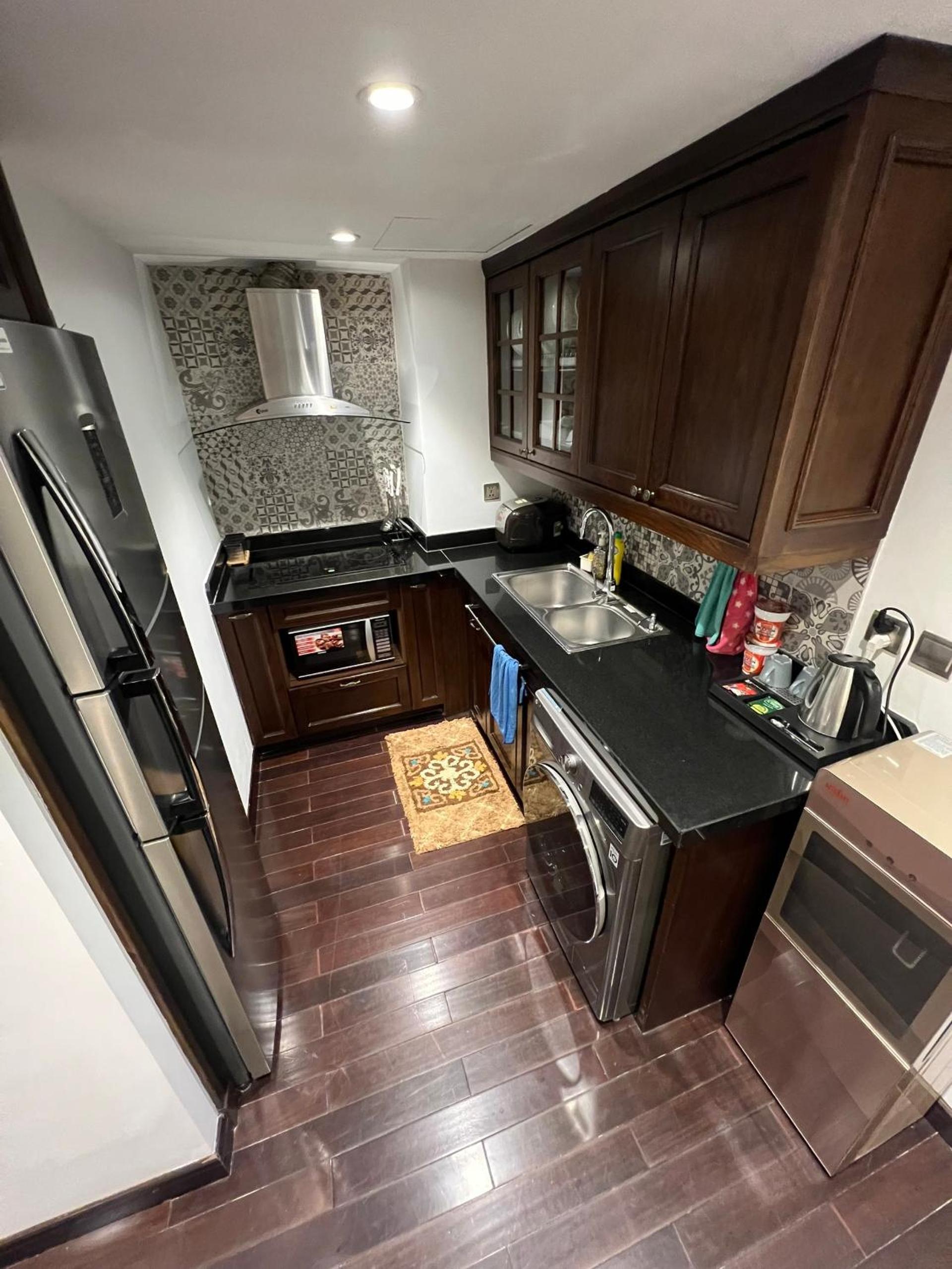 JB Serviced Apartment