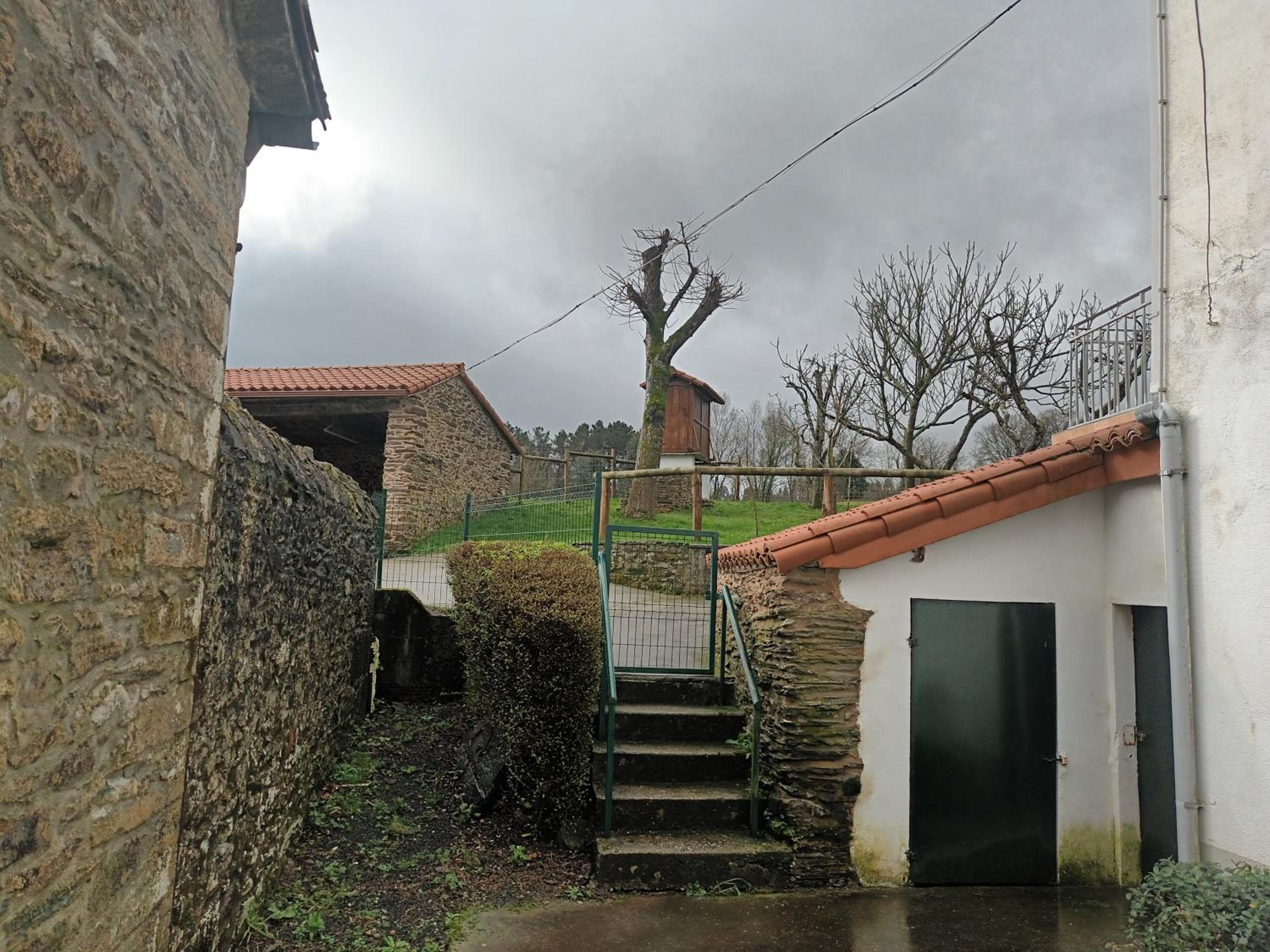 CASA DAVID-con cuadras para caballos