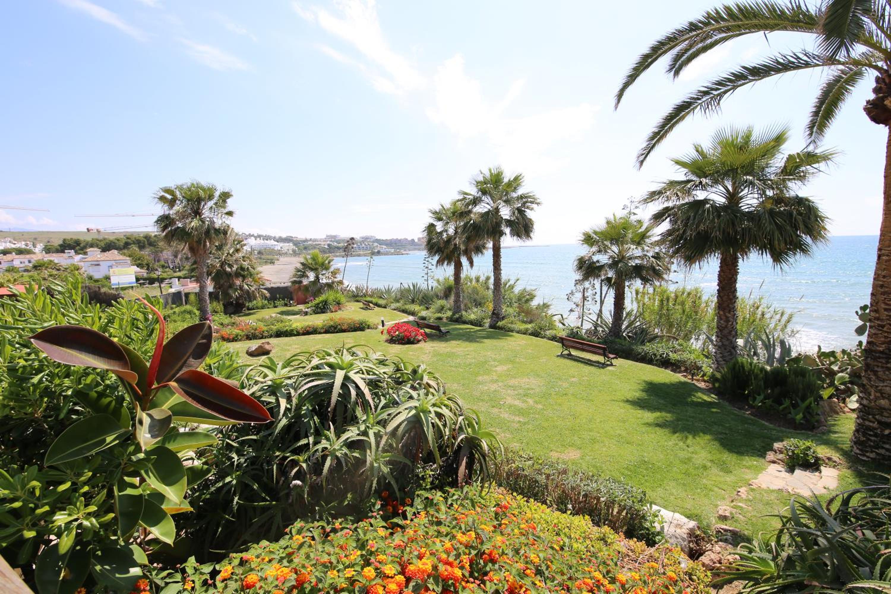 Estepona West Townhouse BIANCA