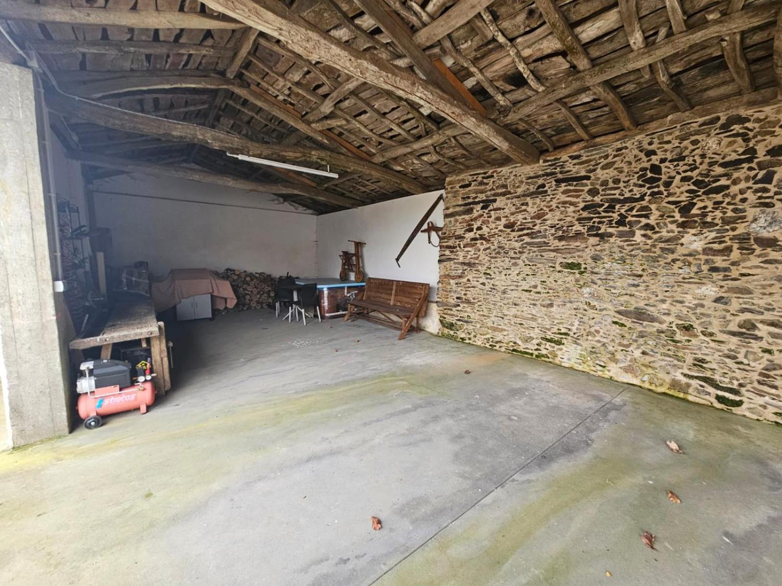 CASA DAVID-con cuadras para caballos