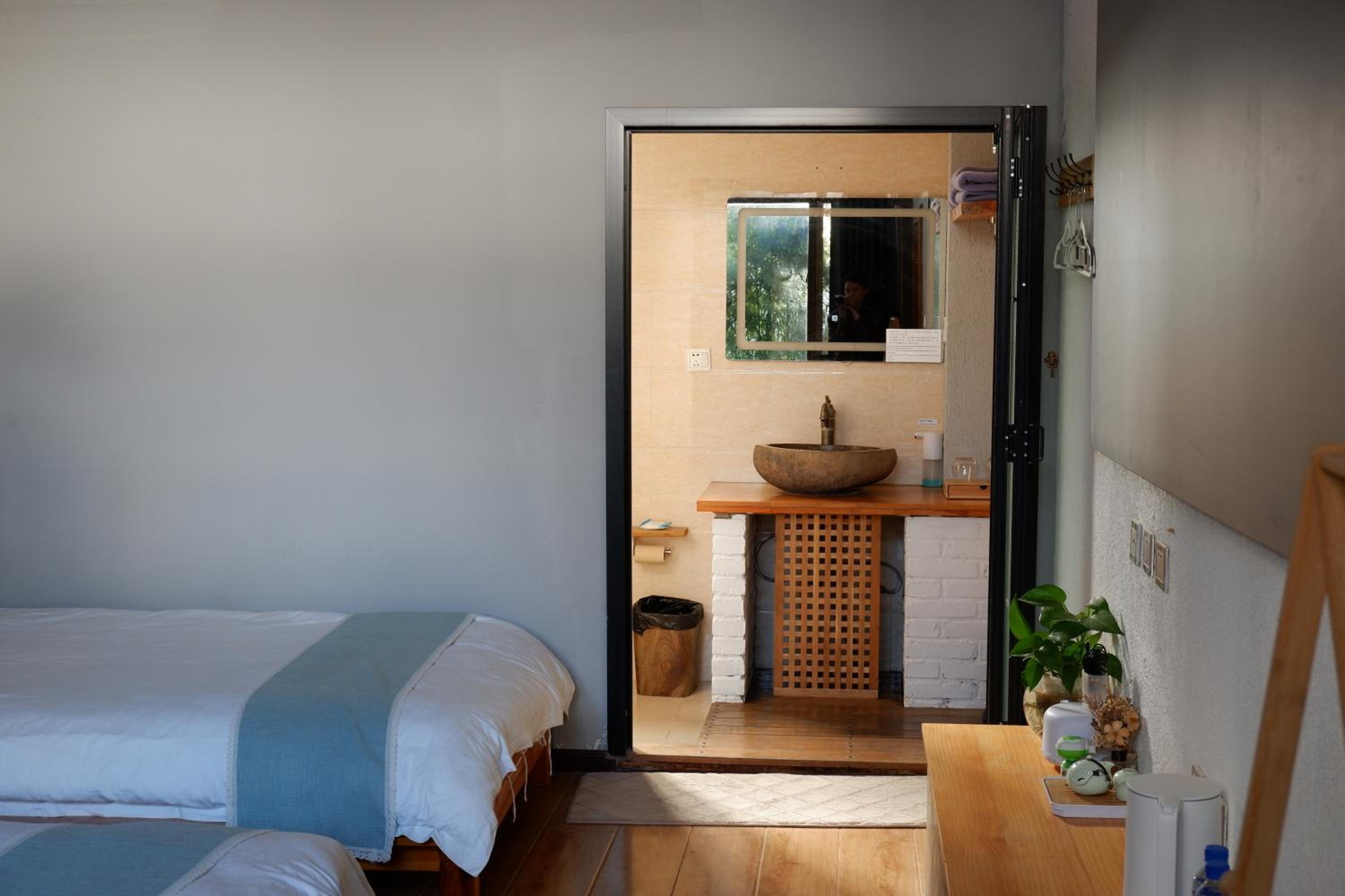 Dali Buxianshan Guesthouse-in Dali ancient city, free coffee, english speaking employee