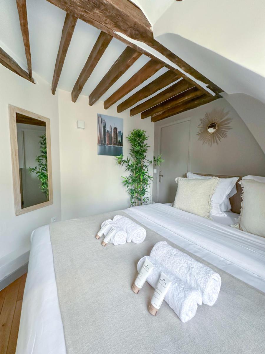 1612 B - Best deal in Pigalle