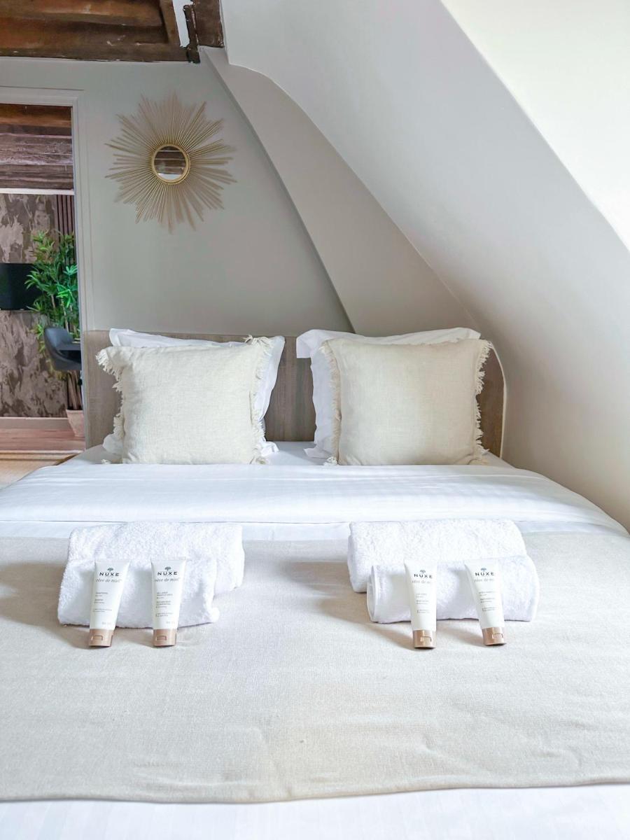 1612 B - Best deal in Pigalle