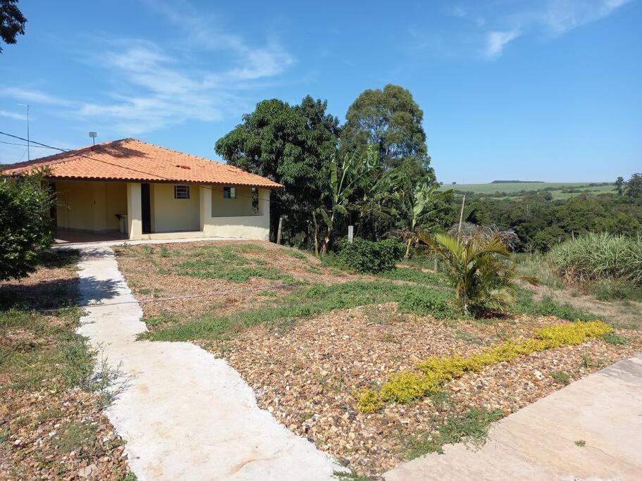 Casa em sítio à beira do Rio Piracicaba c piscina e dois quartos