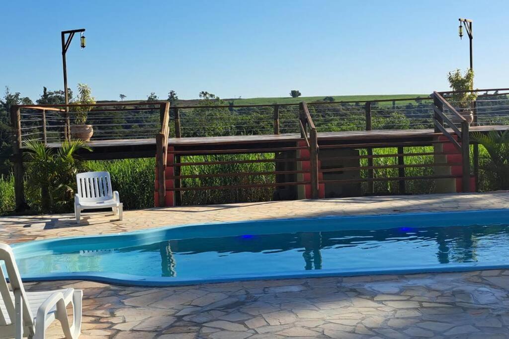Casa em sítio à beira do Rio Piracicaba c piscina e dois quartos