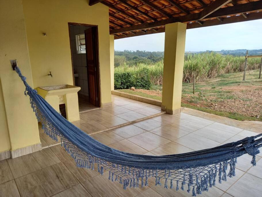Casa em sítio à beira do Rio Piracicaba c piscina e dois quartos