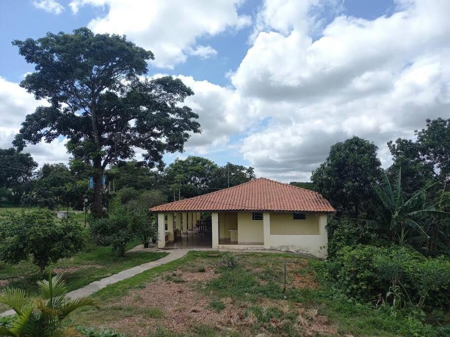 Casa em sítio à beira do Rio Piracicaba c piscina e dois quartos