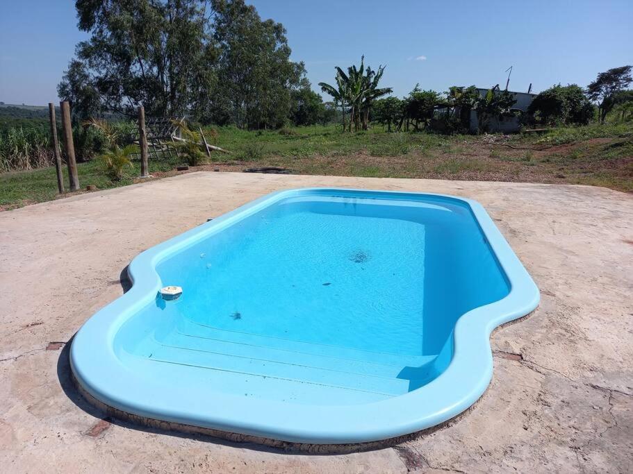 Casa em sítio à beira do Rio Piracicaba c piscina e dois quartos