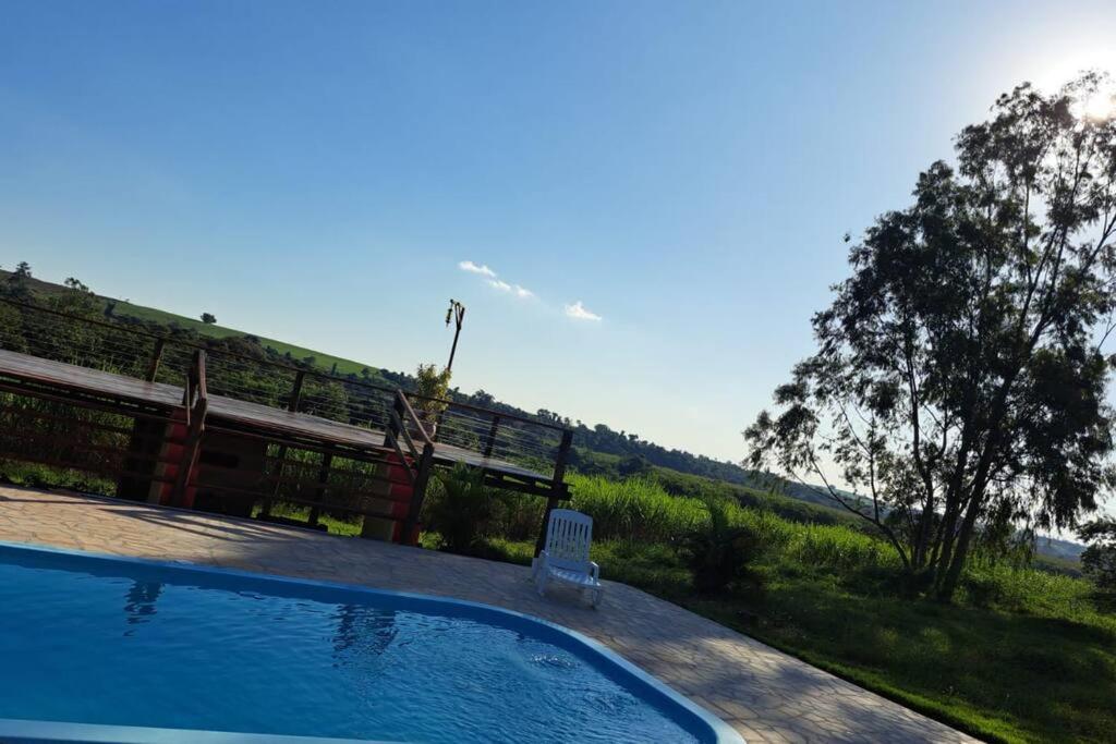 Casa em sítio à beira do Rio Piracicaba c piscina e dois quartos