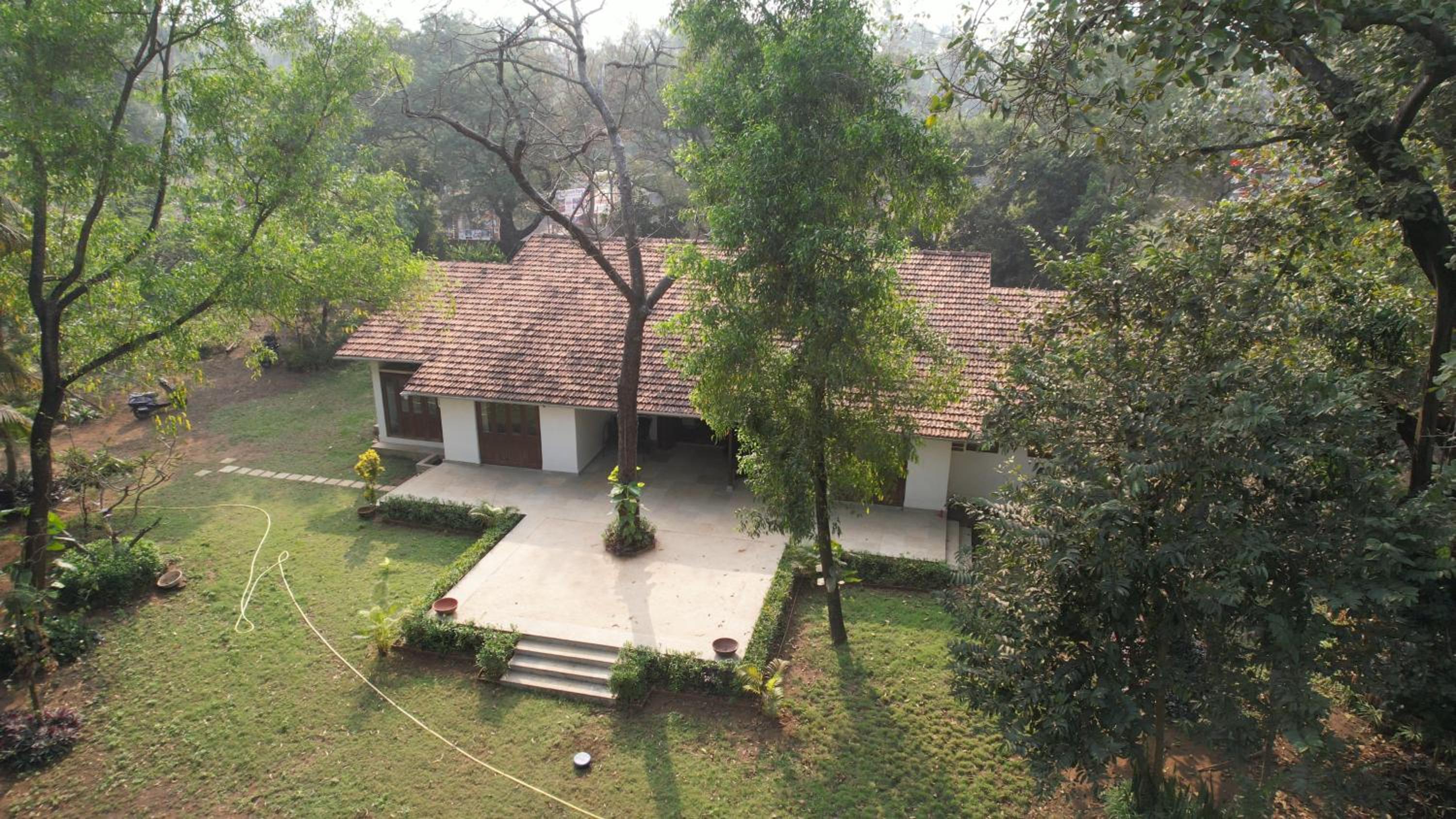 Banyan House - luxurious 4 bedroom villa on one acre, near the beach view 3