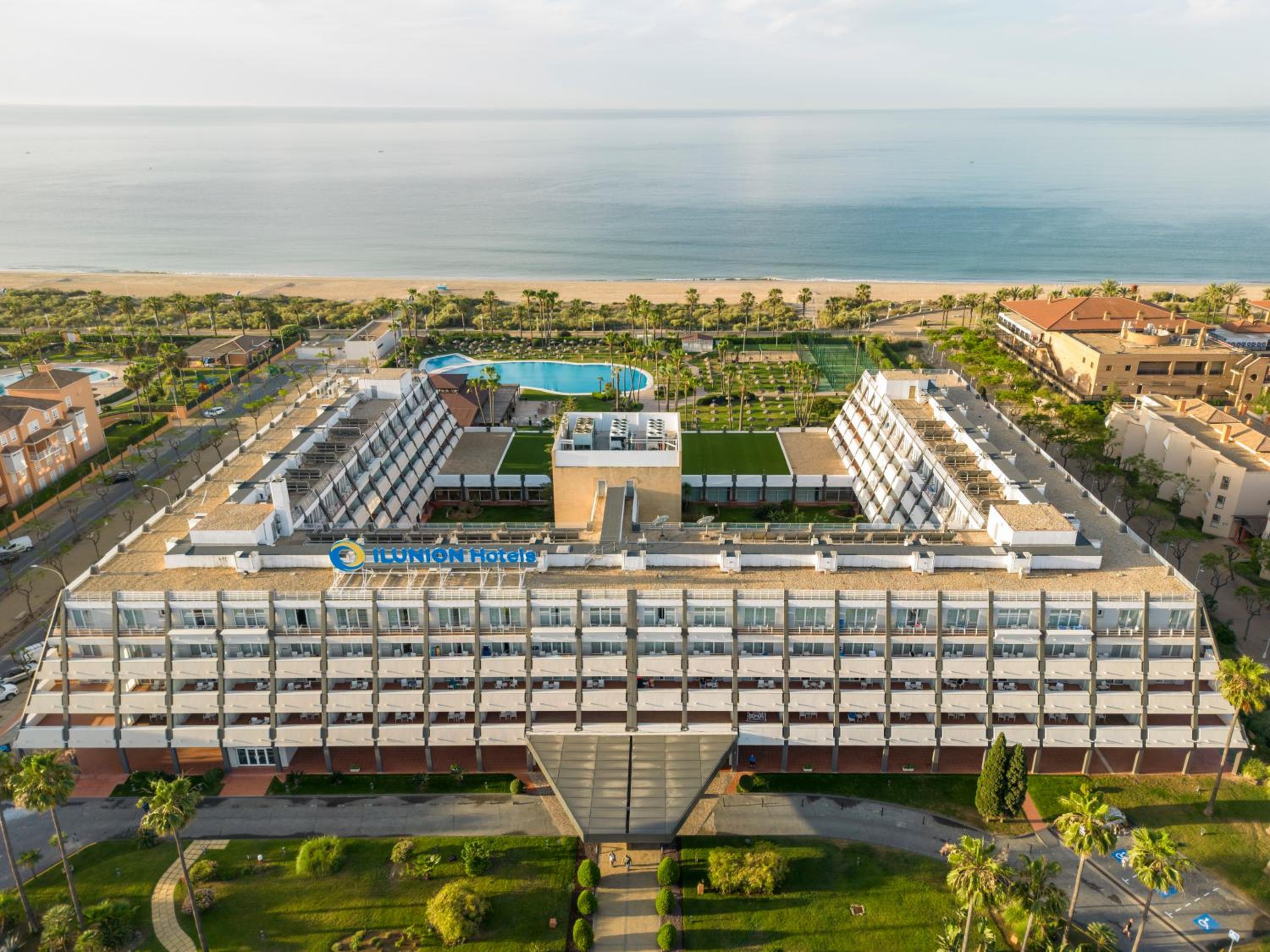 Hotel Ilunion Islantilla - Image 1