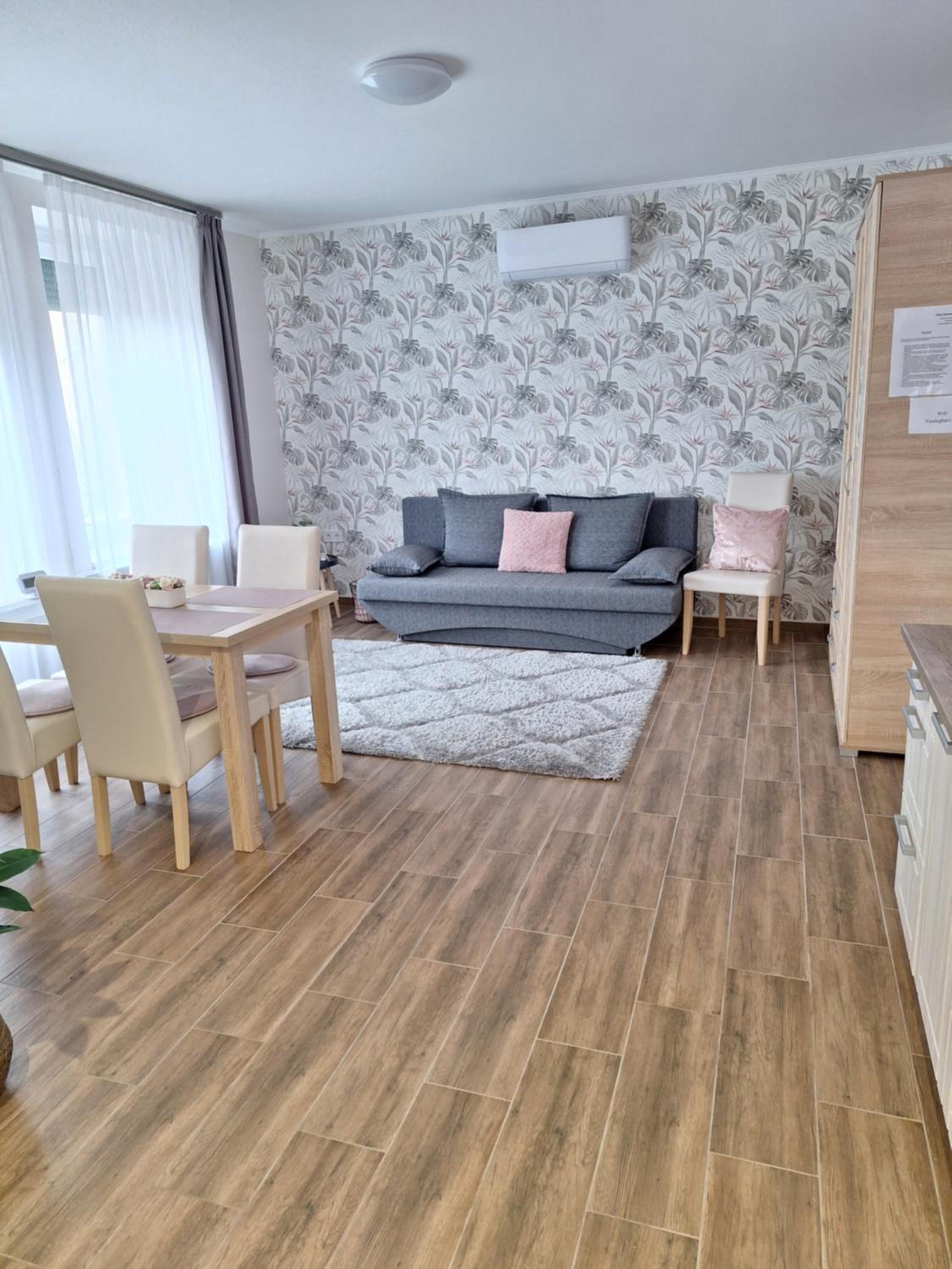 Várfal apartman I