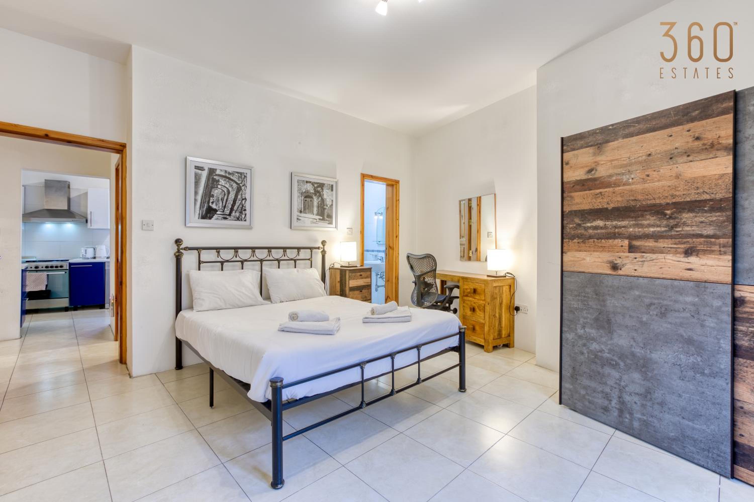 A lovely 2Br home just off Spinola Bay by 360 Estates photo 4
