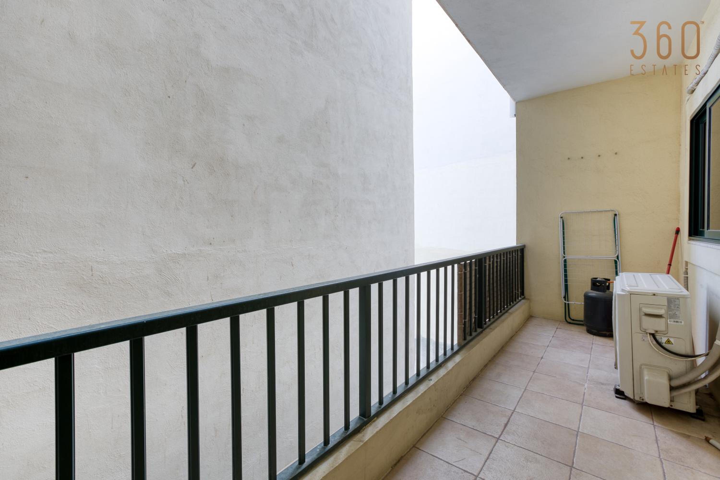 A lovely 2Br home just off Spinola Bay by 360 Estates photo 4