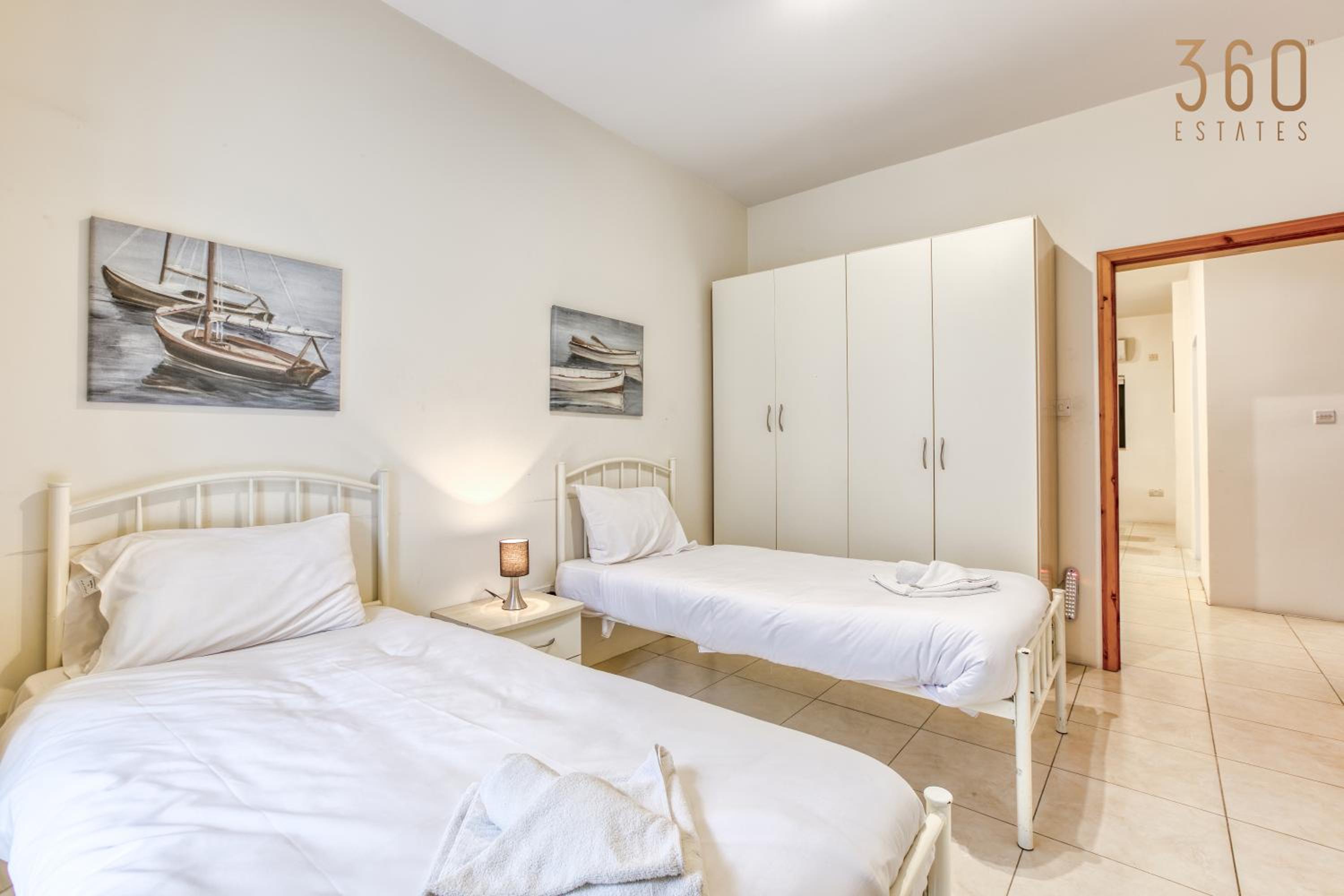 A lovely 2Br home just off Spinola Bay by 360 Estates photo 5