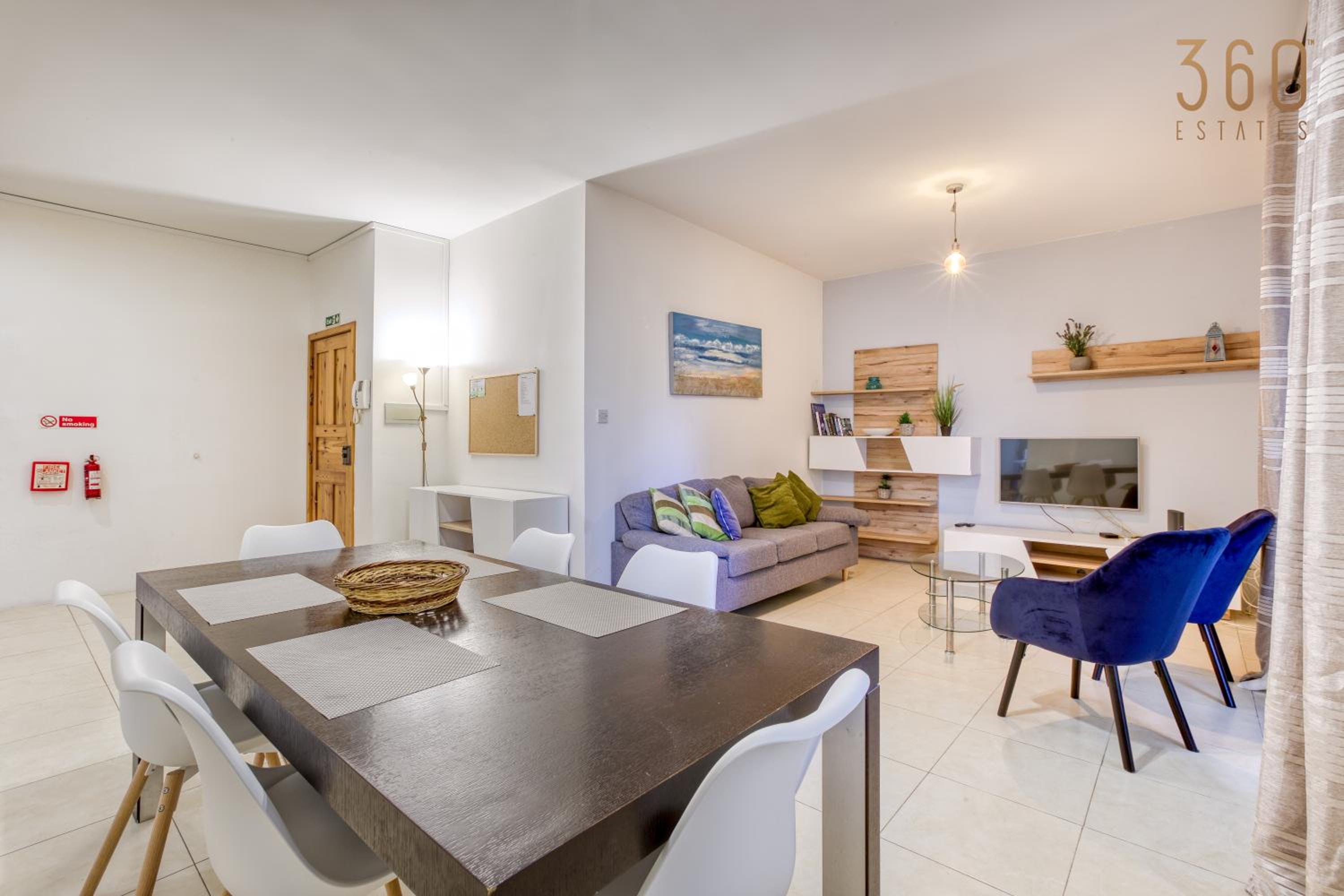 A lovely 2Br home just off Spinola Bay by 360 Estates photo 3