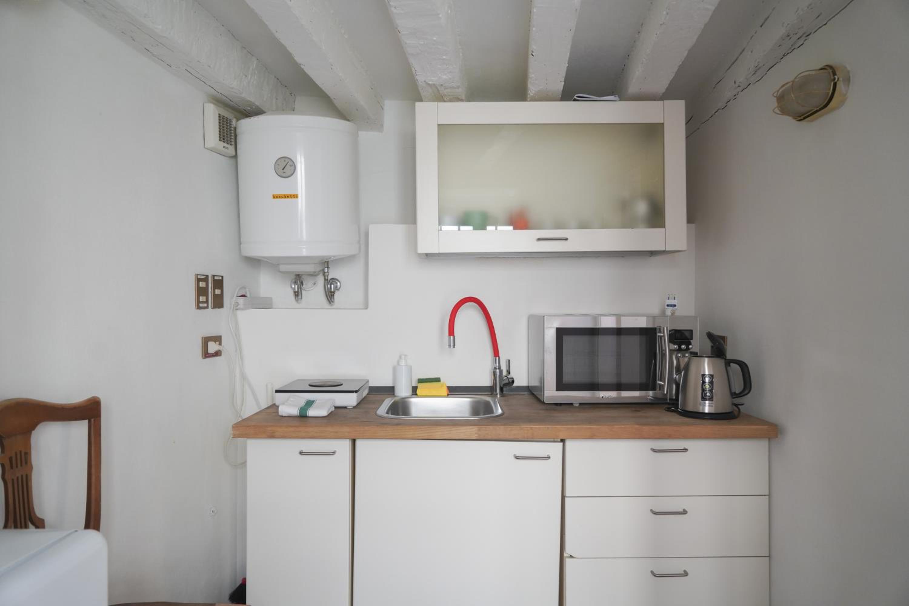 Super central 1 bedroom apartment