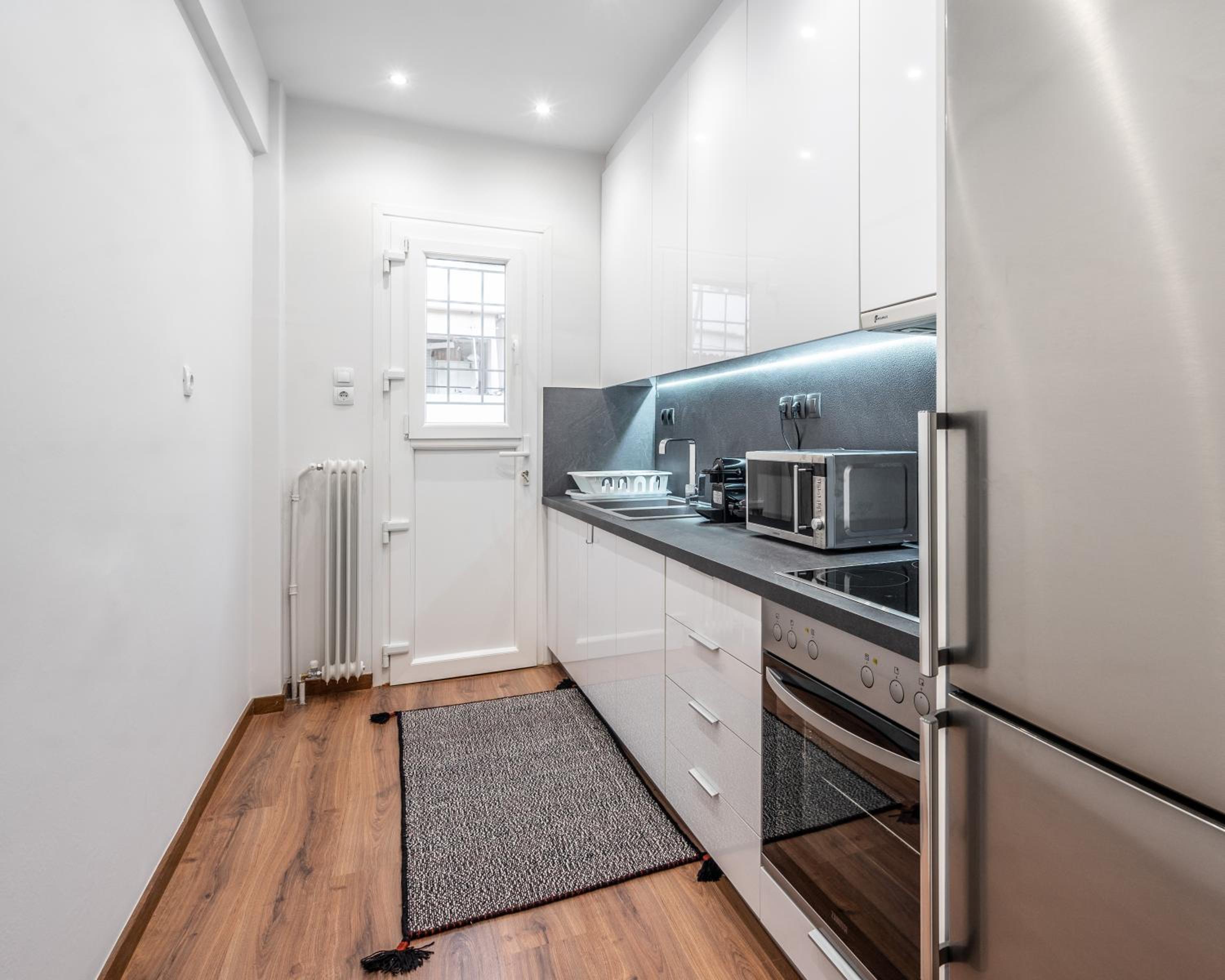 Modern Living - 2 bedroom & 2 bathroom - Greecing