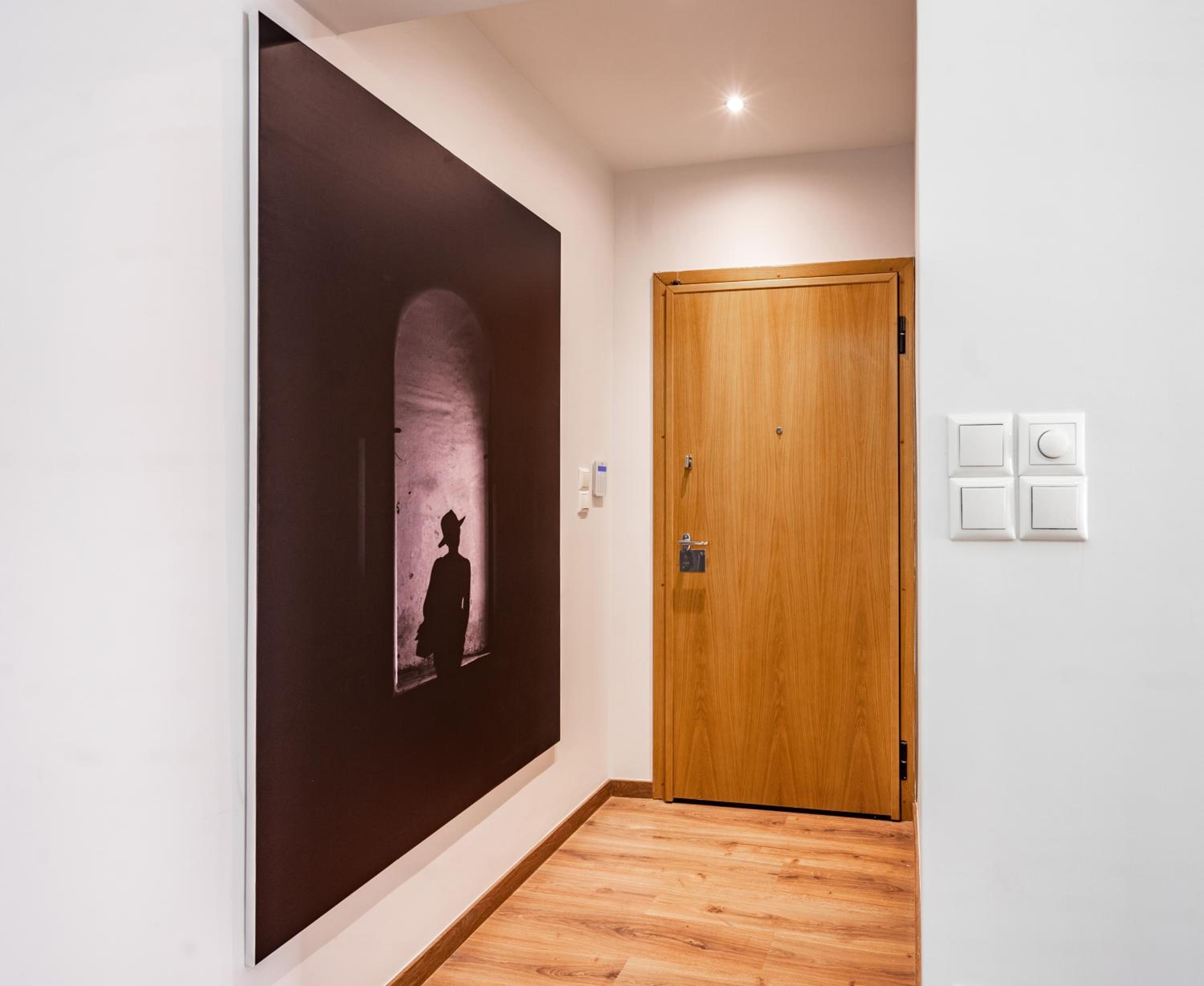 Modern Living - 2 bedroom & 2 bathroom - Greecing