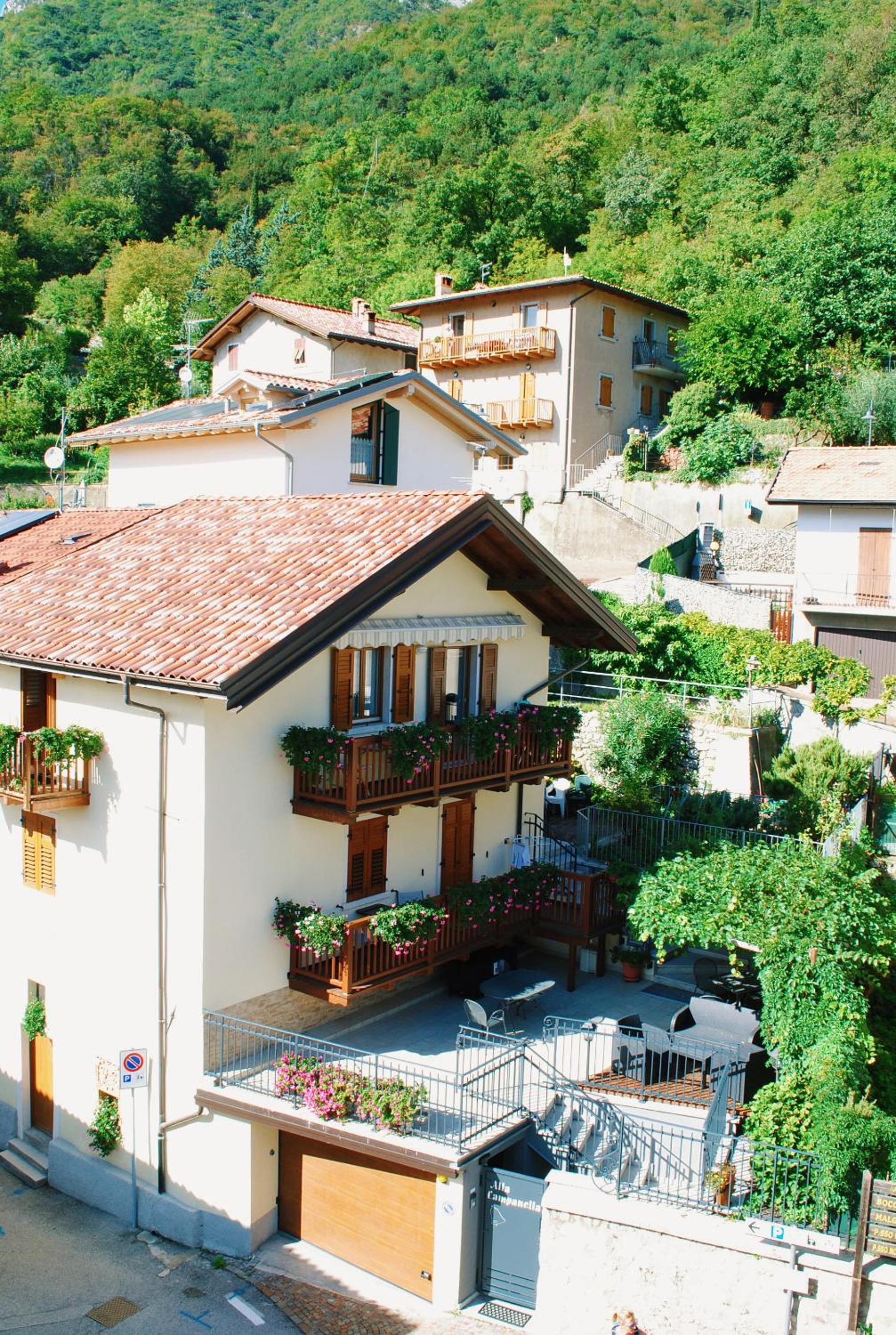 ALLA CAMPANELLA view 2