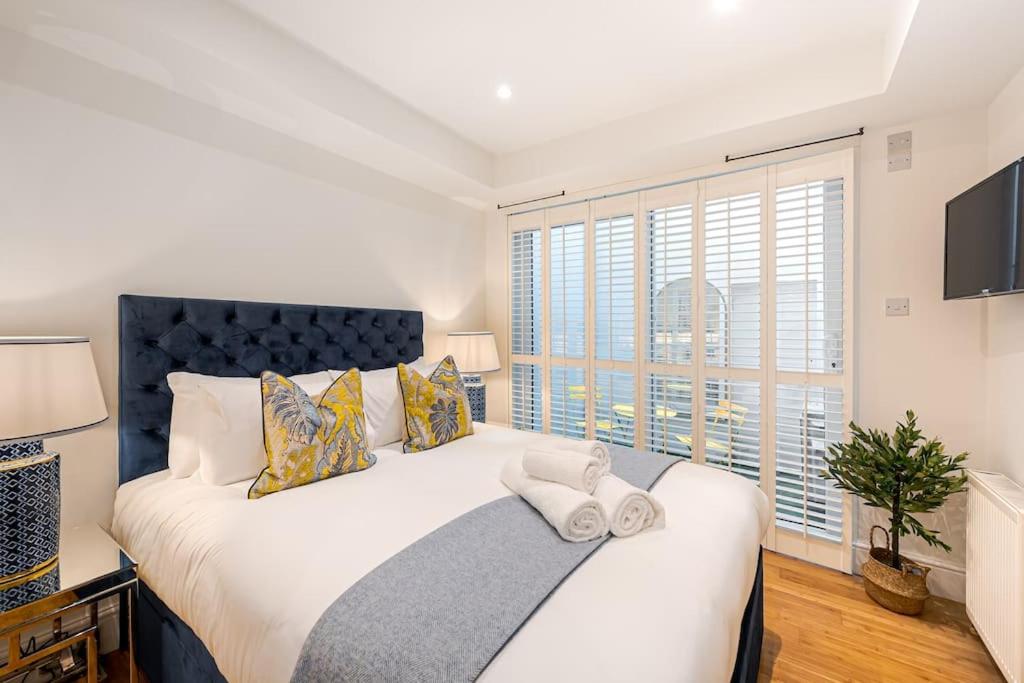 Stunning 2Bd 2Bth in Belgravia within a Quiet Courtyard