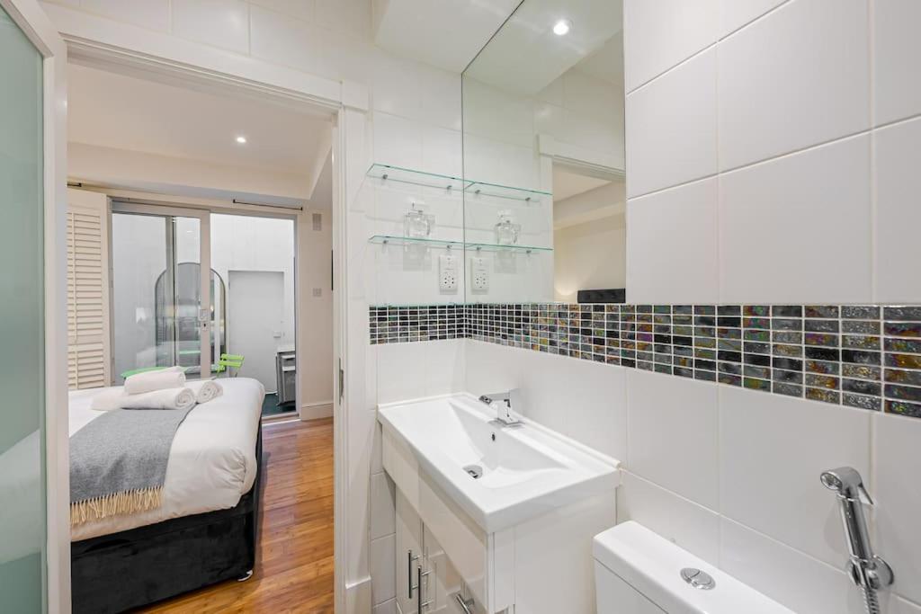 Stunning 2Bd 2Bth in Belgravia within a Quiet Courtyard