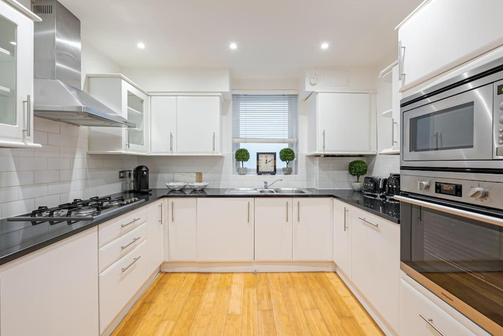 Stunning 2Bd 2Bth in Belgravia within a Quiet Courtyard