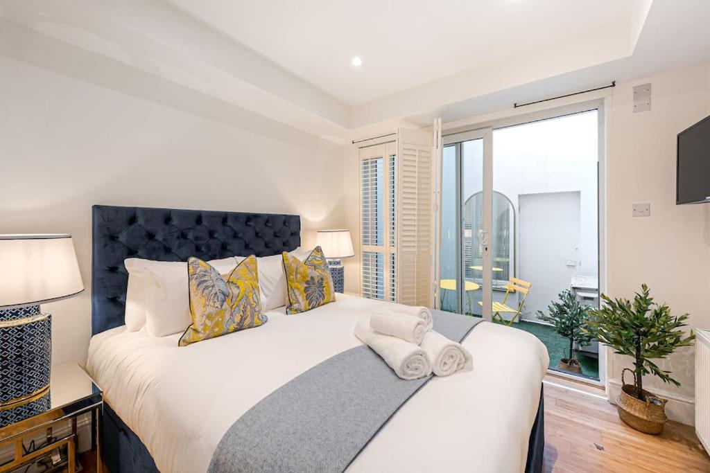 Stunning 2Bd 2Bth in Belgravia within a Quiet Courtyard