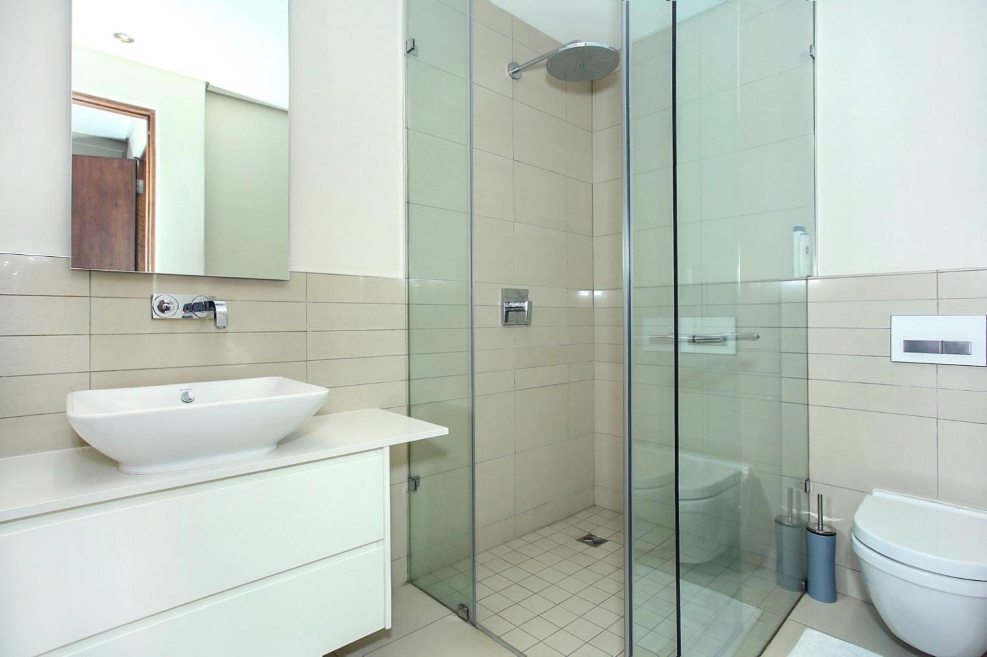 Melrose Arch Luxury Apartment - WITH GENERATOR