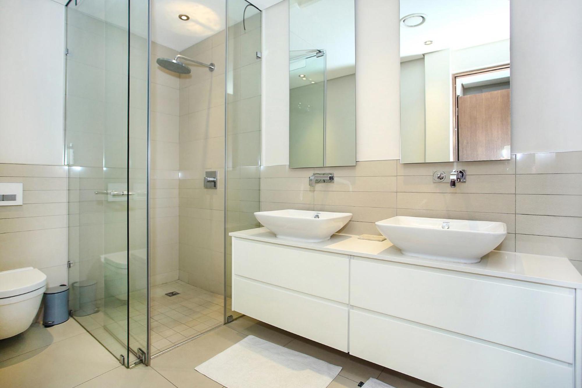 Melrose Arch Luxury Apartment - WITH GENERATOR