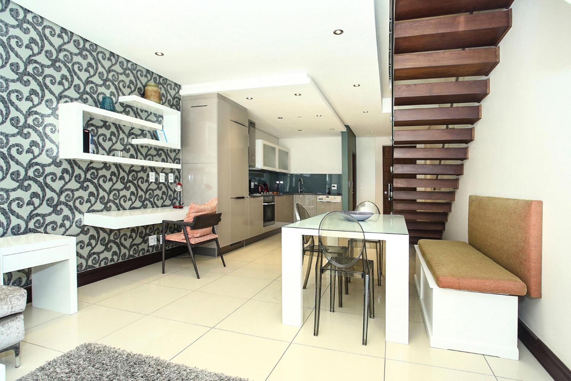 Melrose Arch Luxury Apartment - WITH GENERATOR