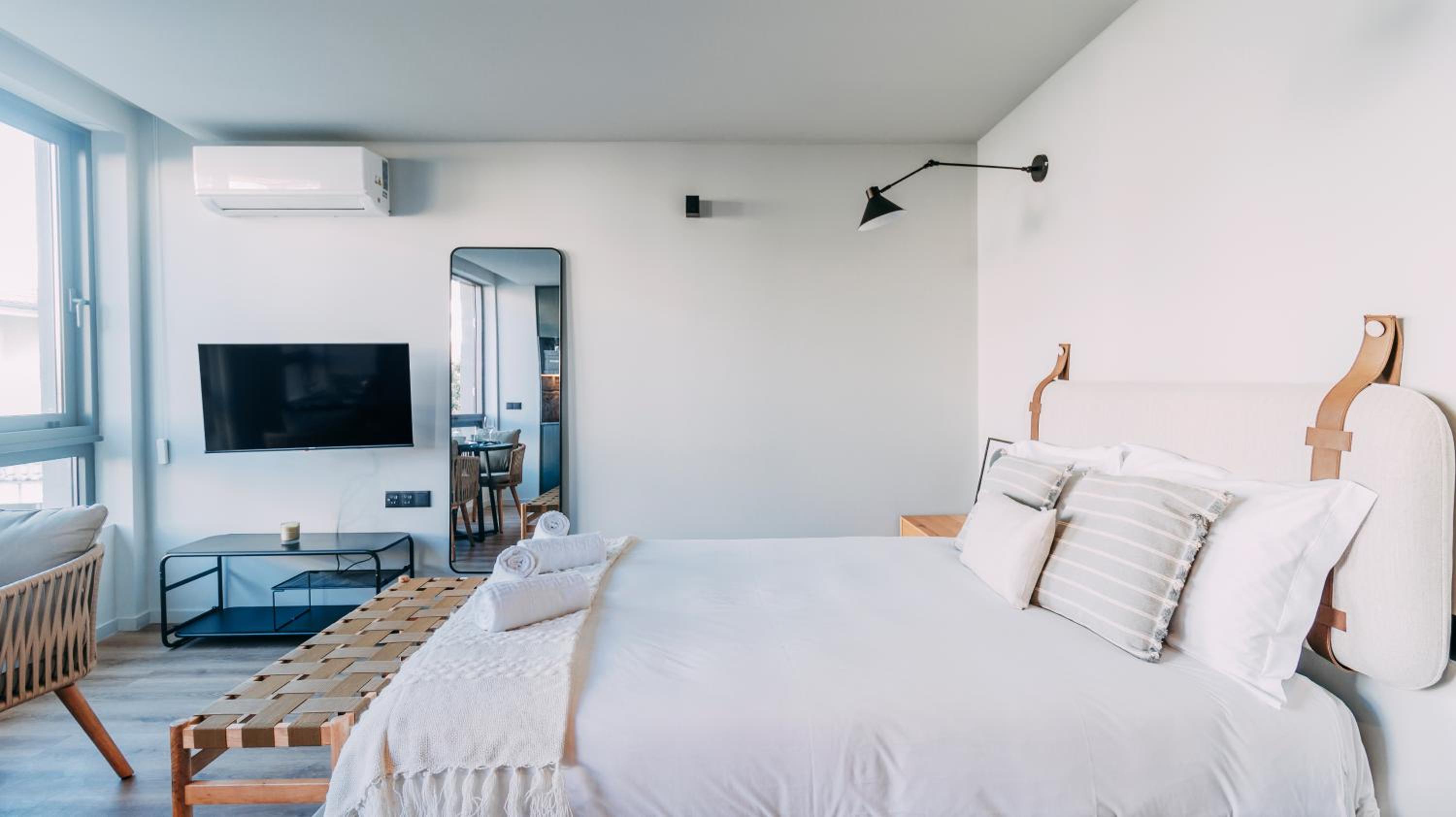 RUAH Apartments by LovelyStay