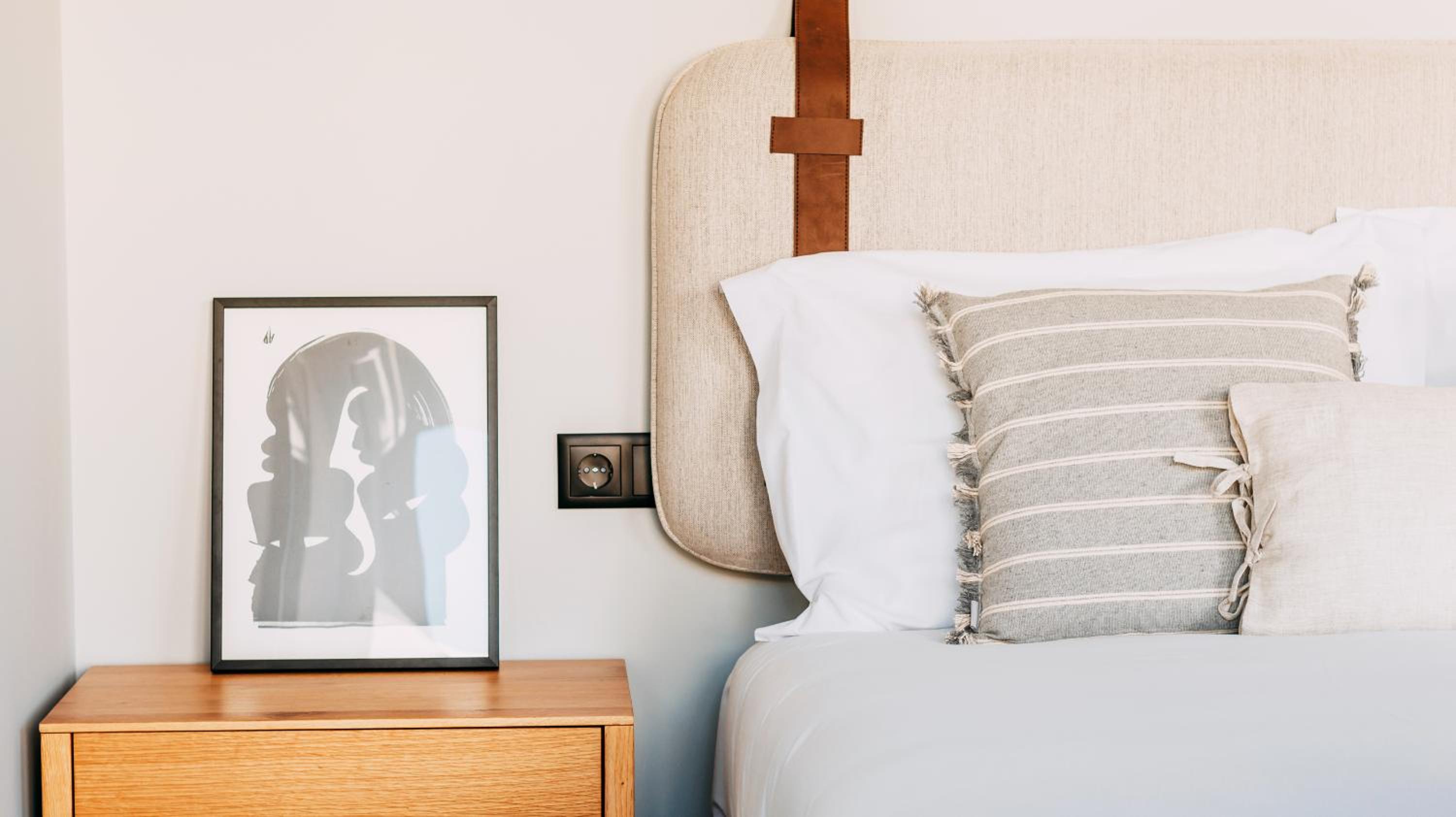 RUAH Apartments by LovelyStay