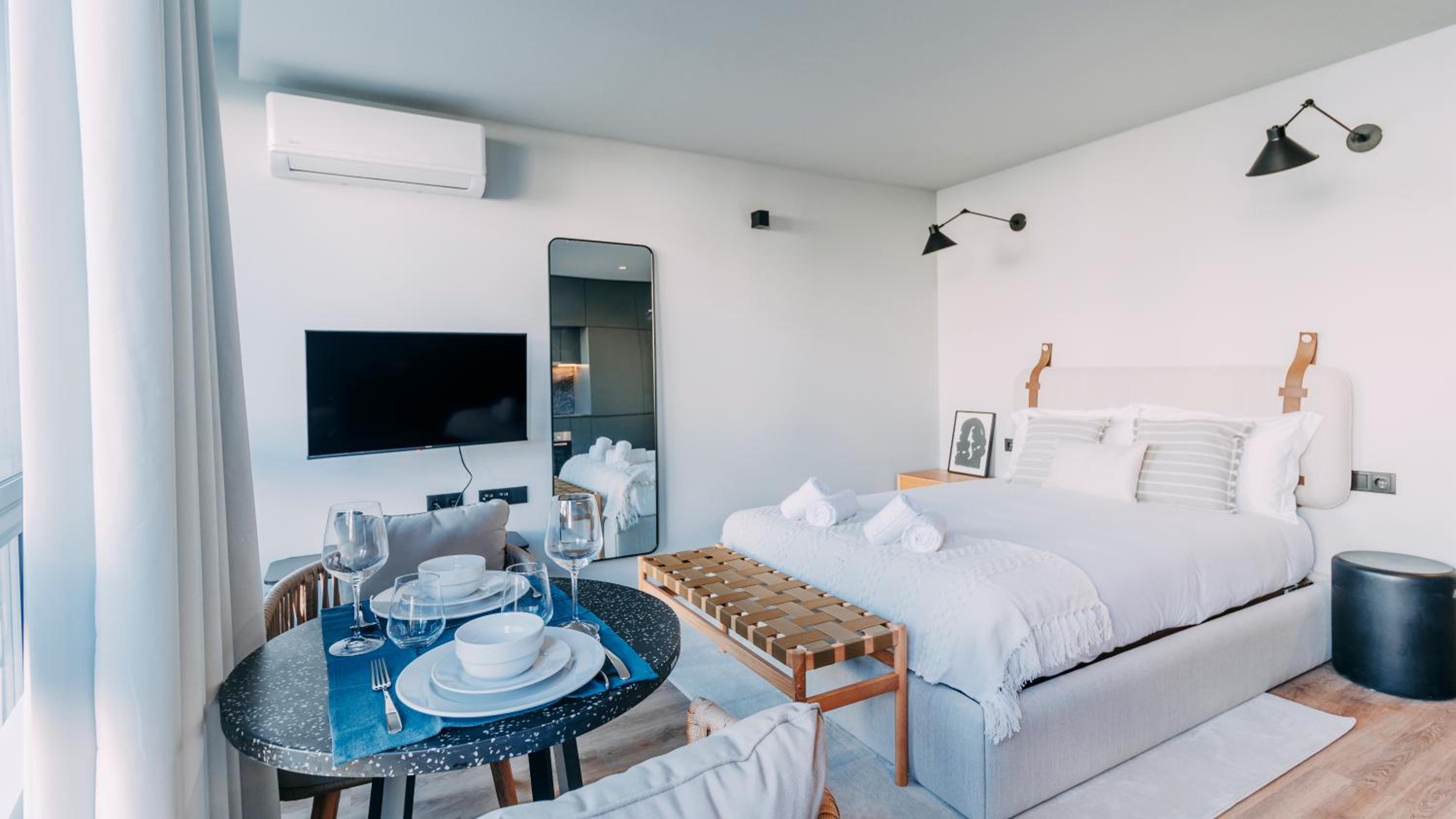 RUAH Apartments by LovelyStay