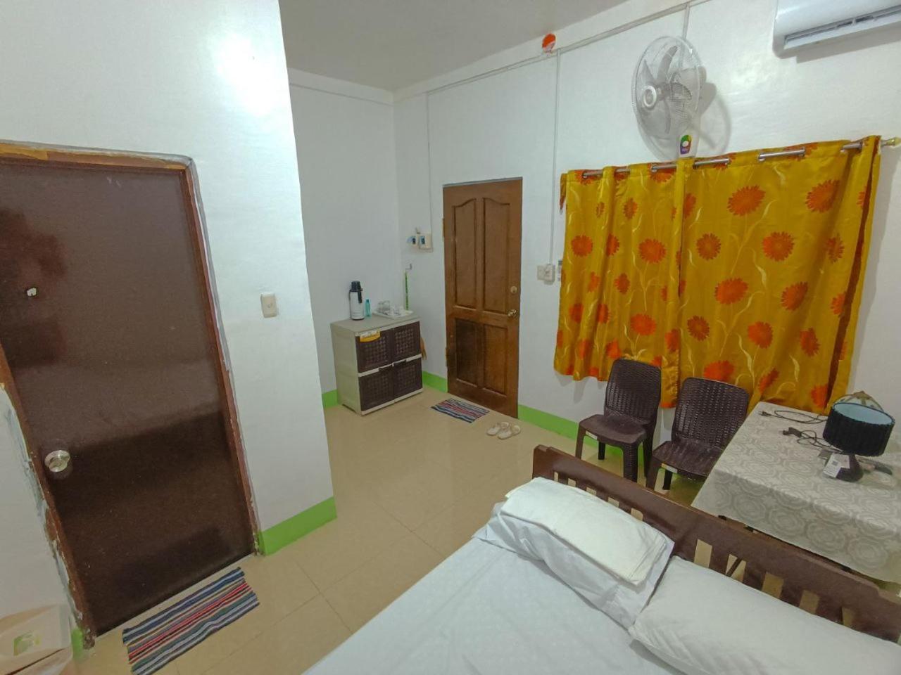KlentFloyd Room Rentals view 3