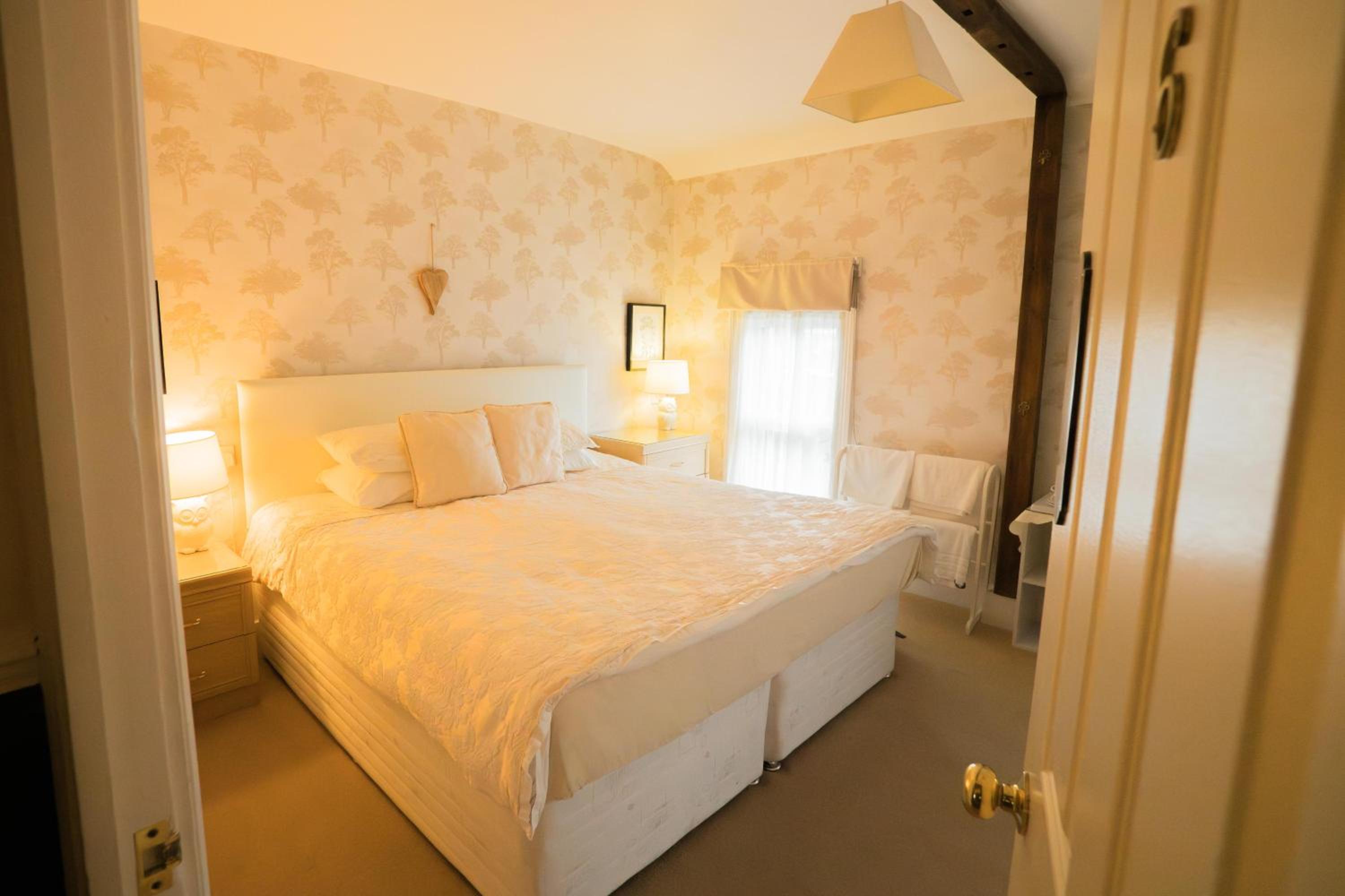 Maison Dieu Guest House