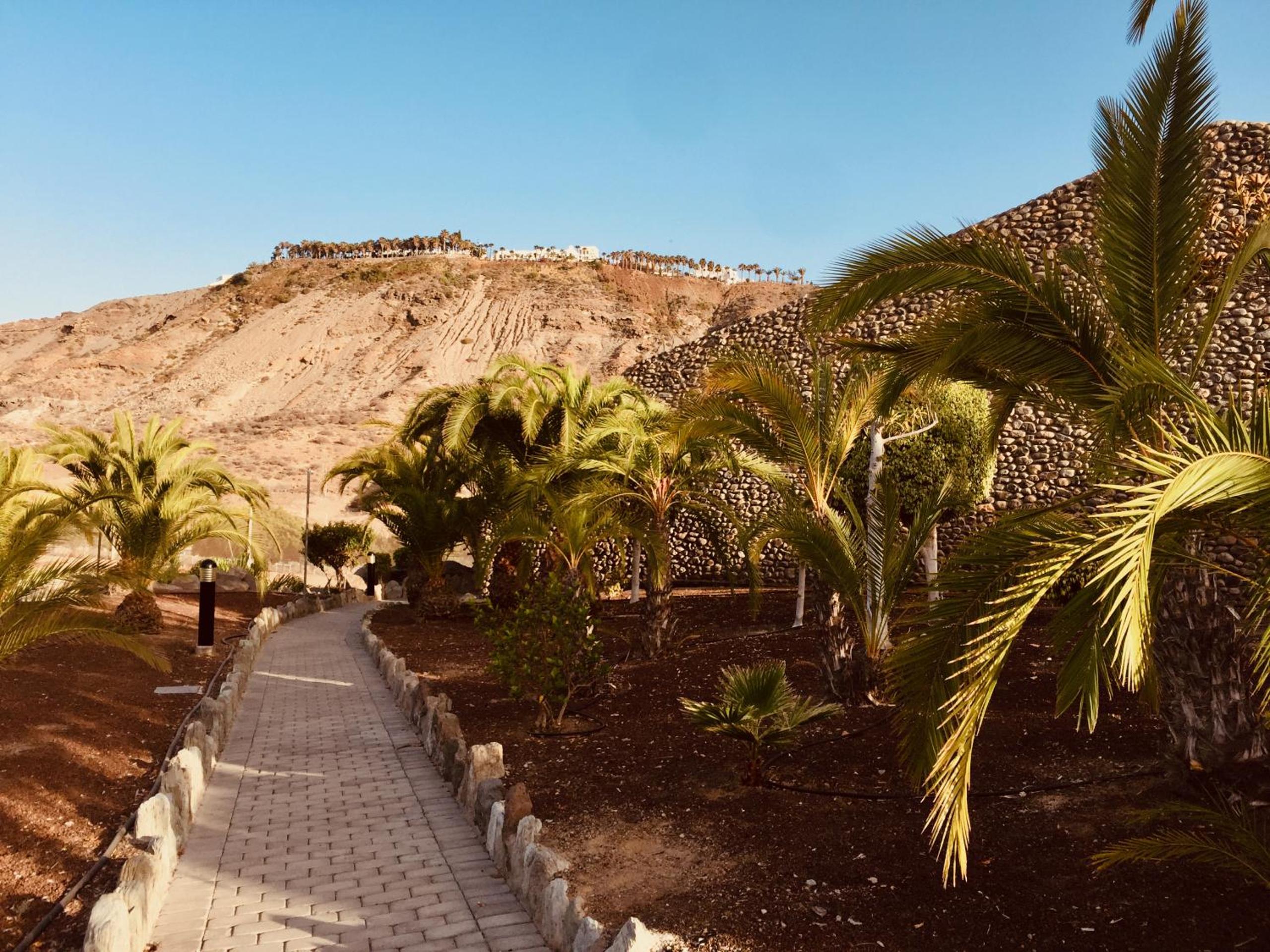 M&F Golf Views. Walk to Beach view 5