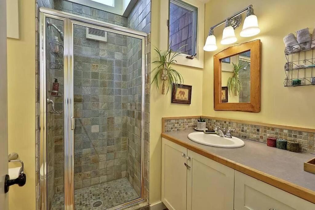 MapleCastle == HotTub, RiverSide, IndoorHummock, FirePlace, BackYard view 4