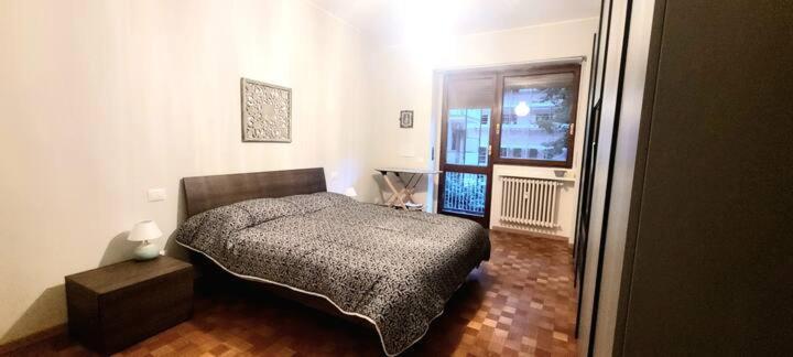 Cozy room in a SHARED apartment close to Linate airport stanza in appartamento condiviso a due passi da Milano Linate