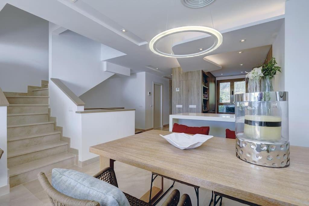007 Modern 3 Bed Frontline Golf Townhouse in La Cala Golf Resort with Mountain Views