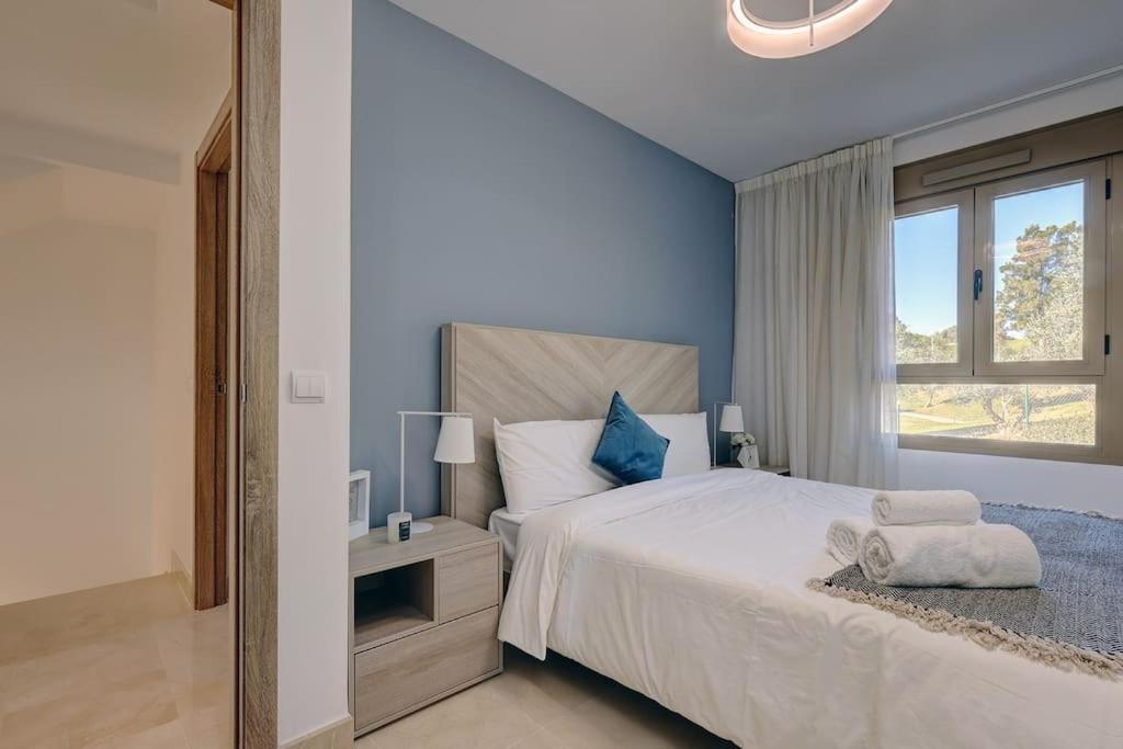 007 Modern 3 Bed Frontline Golf Townhouse in La Cala Golf Resort with Mountain Views