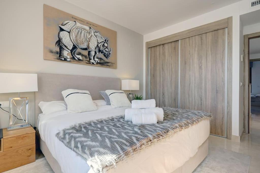 007 Modern 3 Bed Frontline Golf Townhouse in La Cala Golf Resort with Mountain Views
