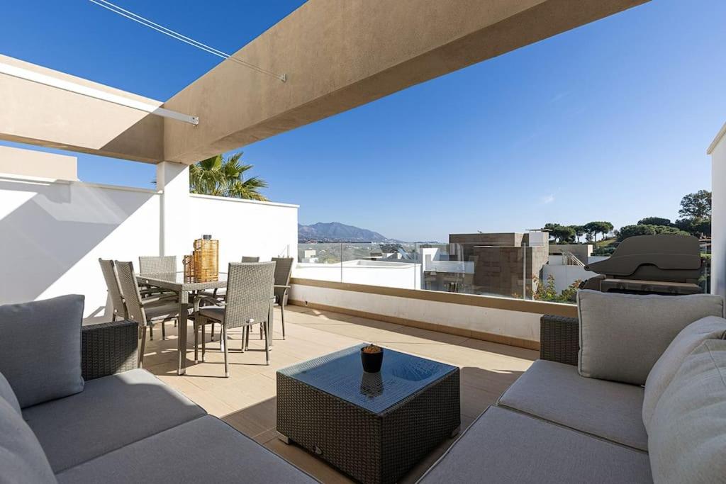 007 Modern 3 Bed Frontline Golf Townhouse in La Cala Golf Resort with Mountain Views