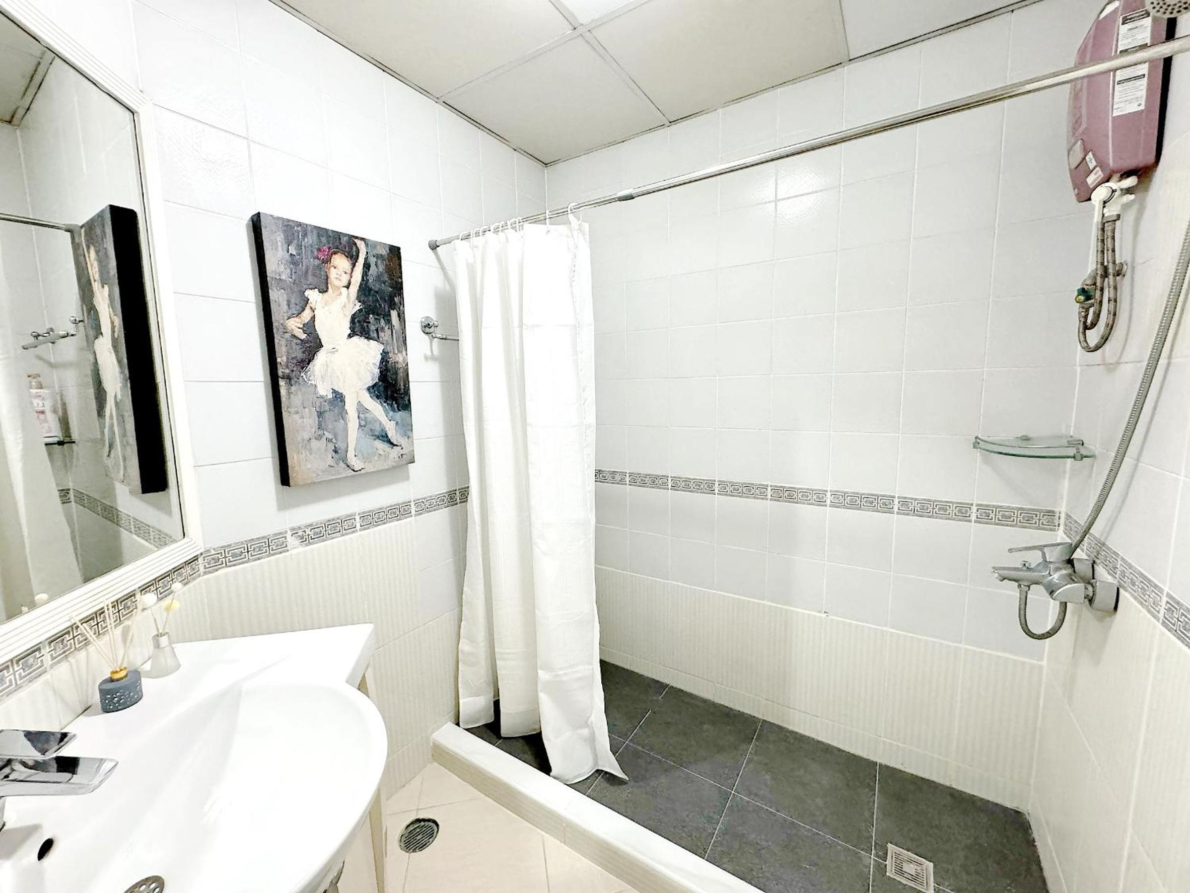 Center Bangkok Suite next to Platinum mall