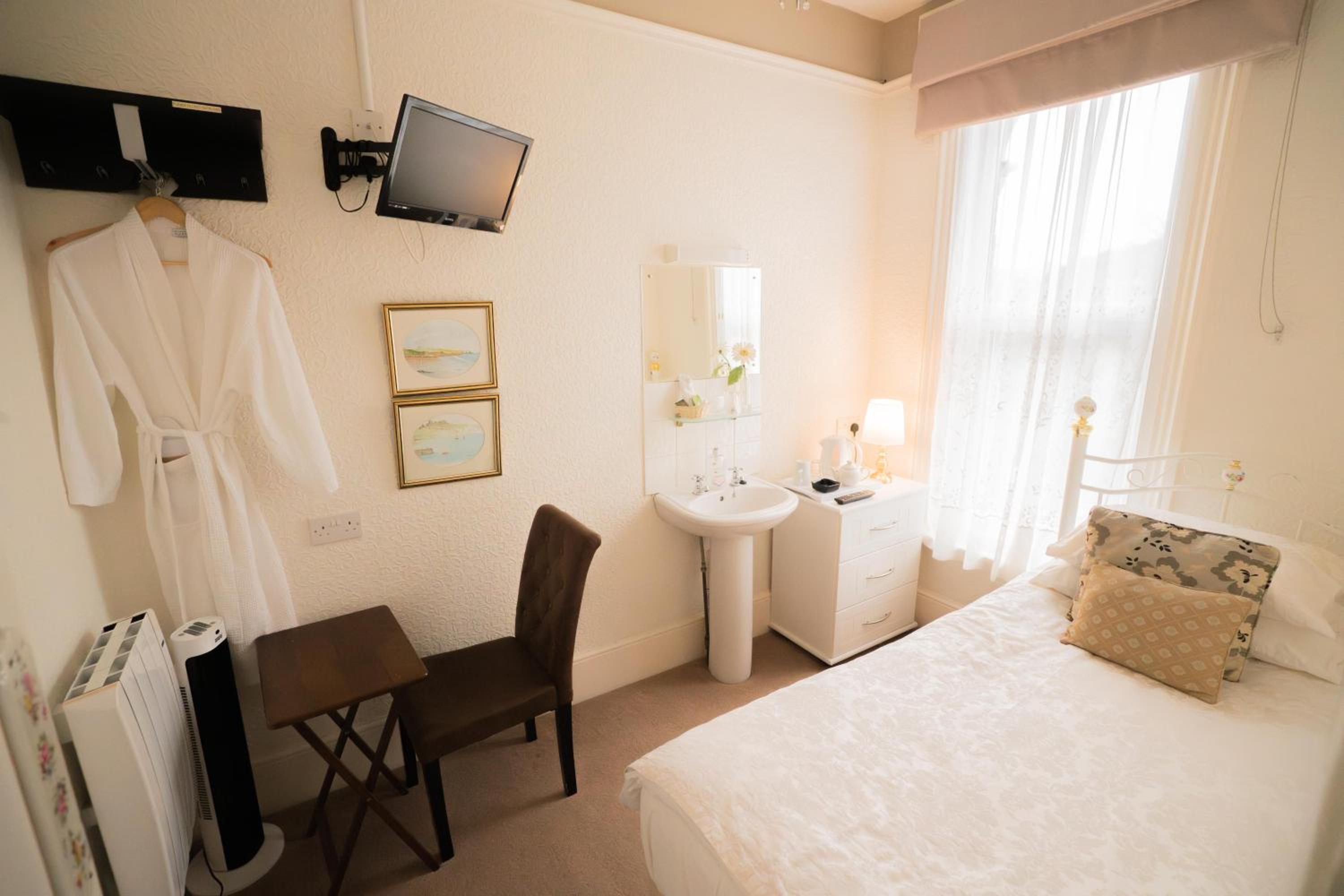 Maison Dieu Guest House