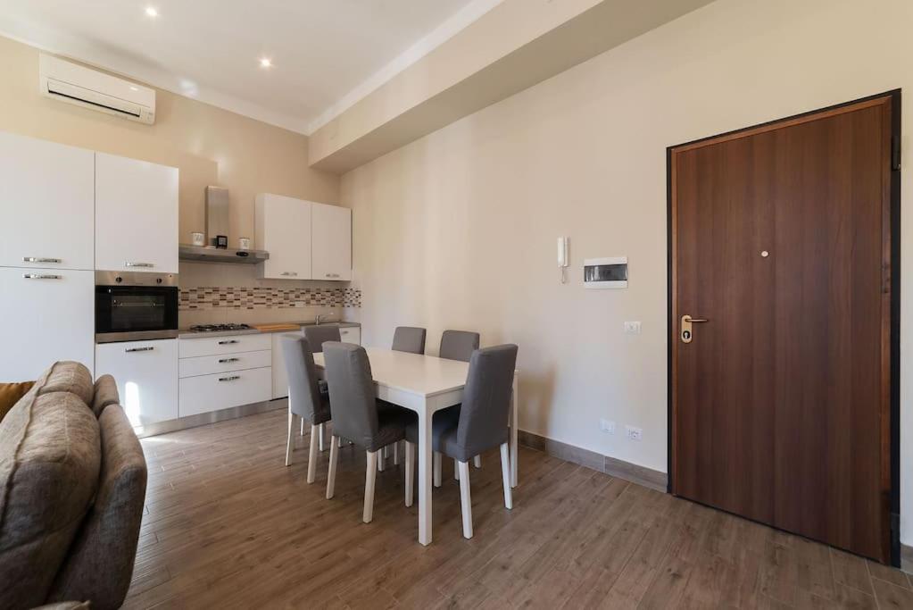 Merulana Bright Apartment